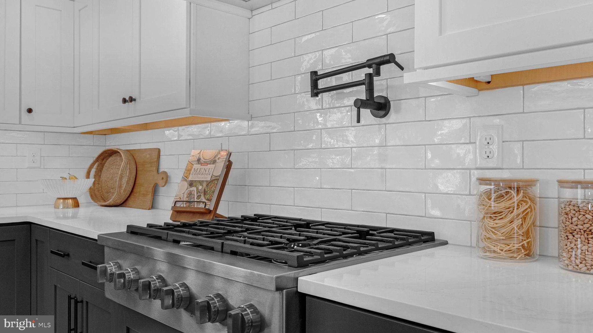 STRAWBERRY HILLS - Residential