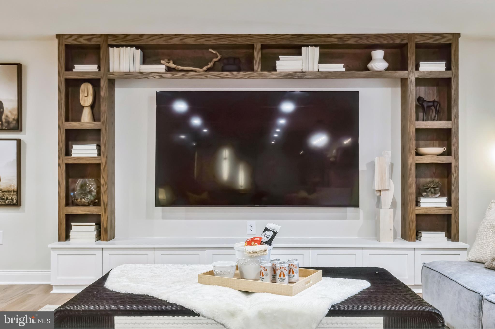 STRAWBERRY HILLS - Residential