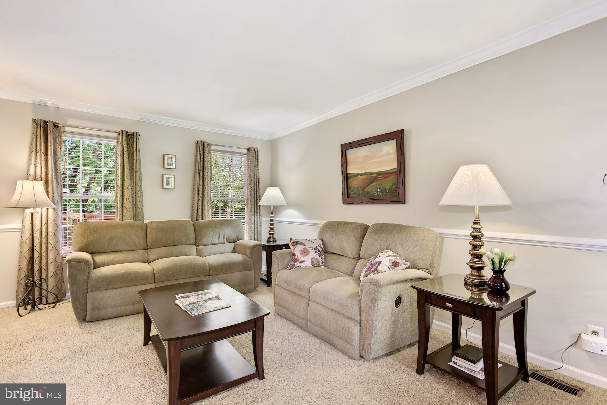 COUNTRY ROADS - Residential