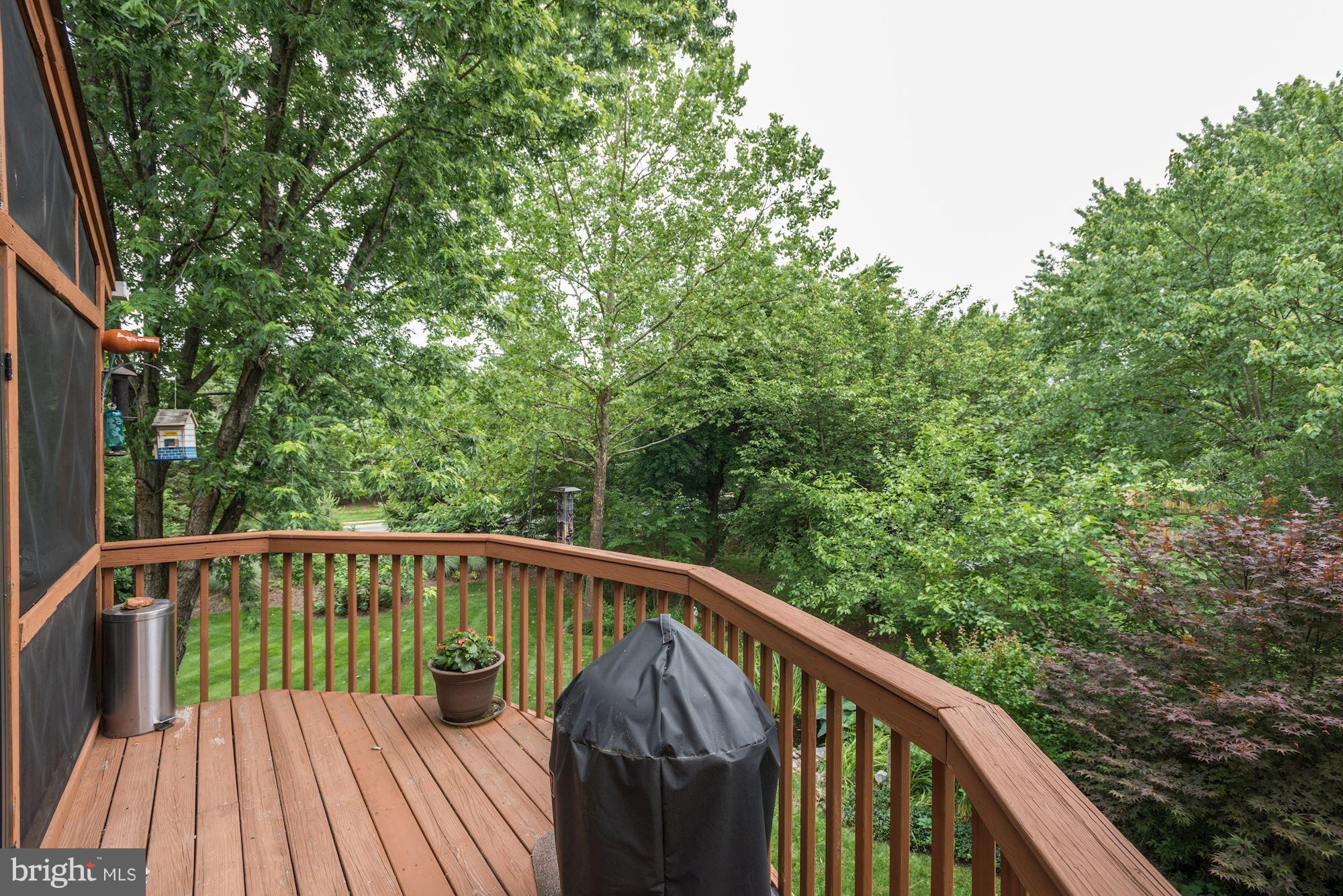 COUNTRY ROADS - Residential