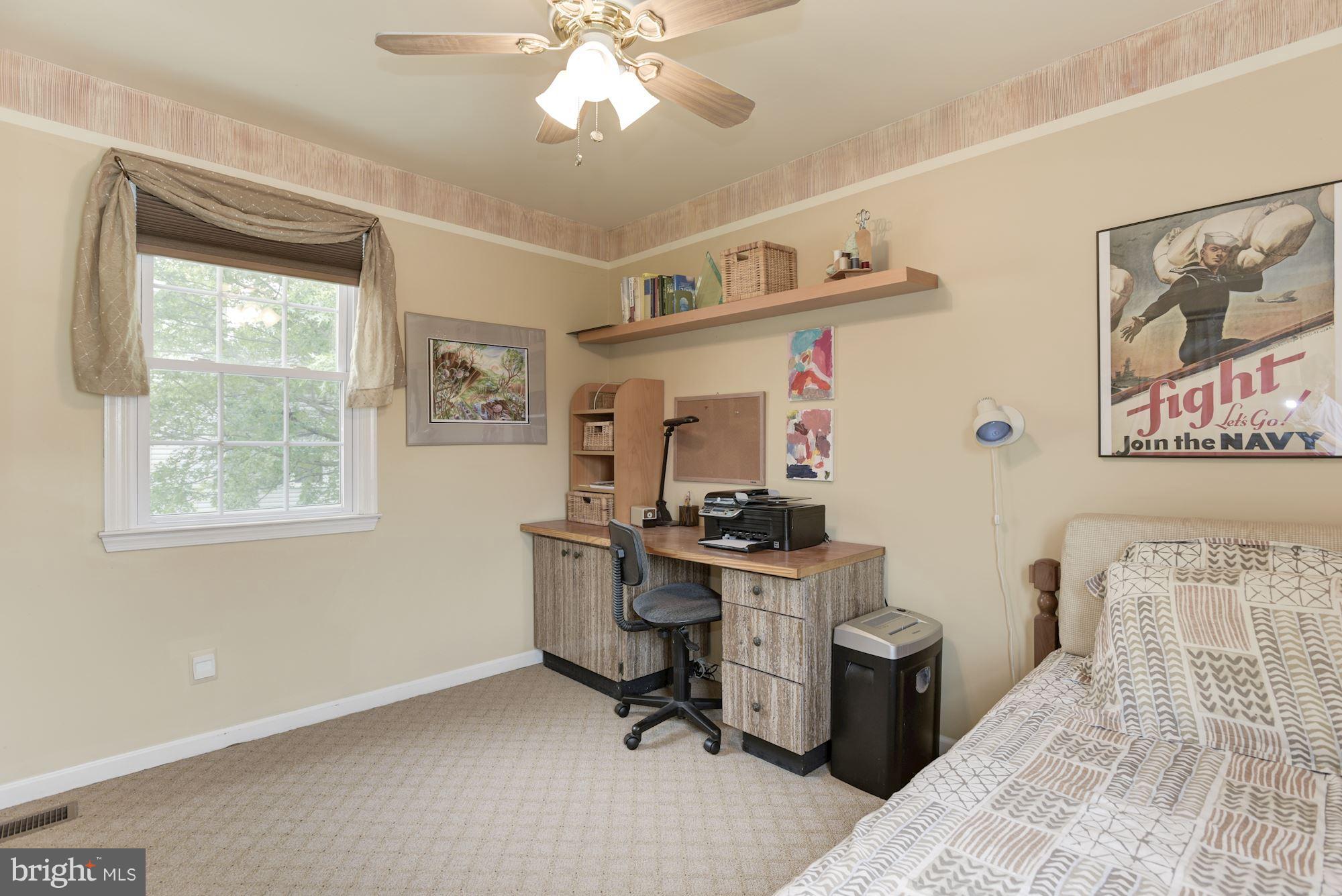 COUNTRY ROADS - Residential