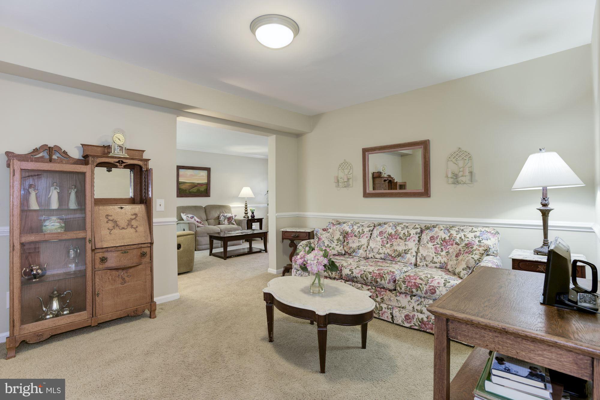 COUNTRY ROADS - Residential