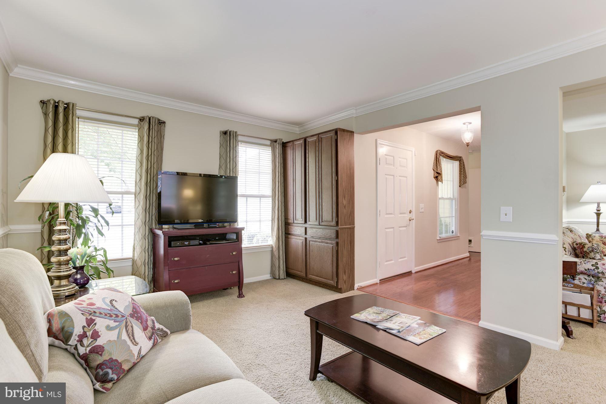 COUNTRY ROADS - Residential