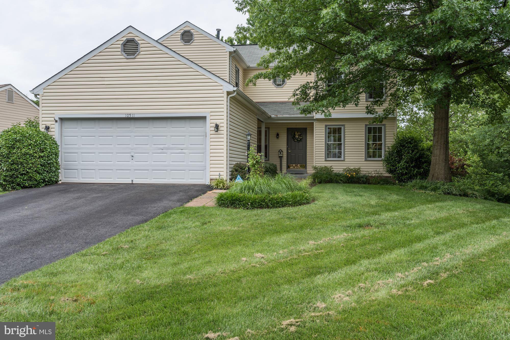 COUNTRY ROADS - Residential