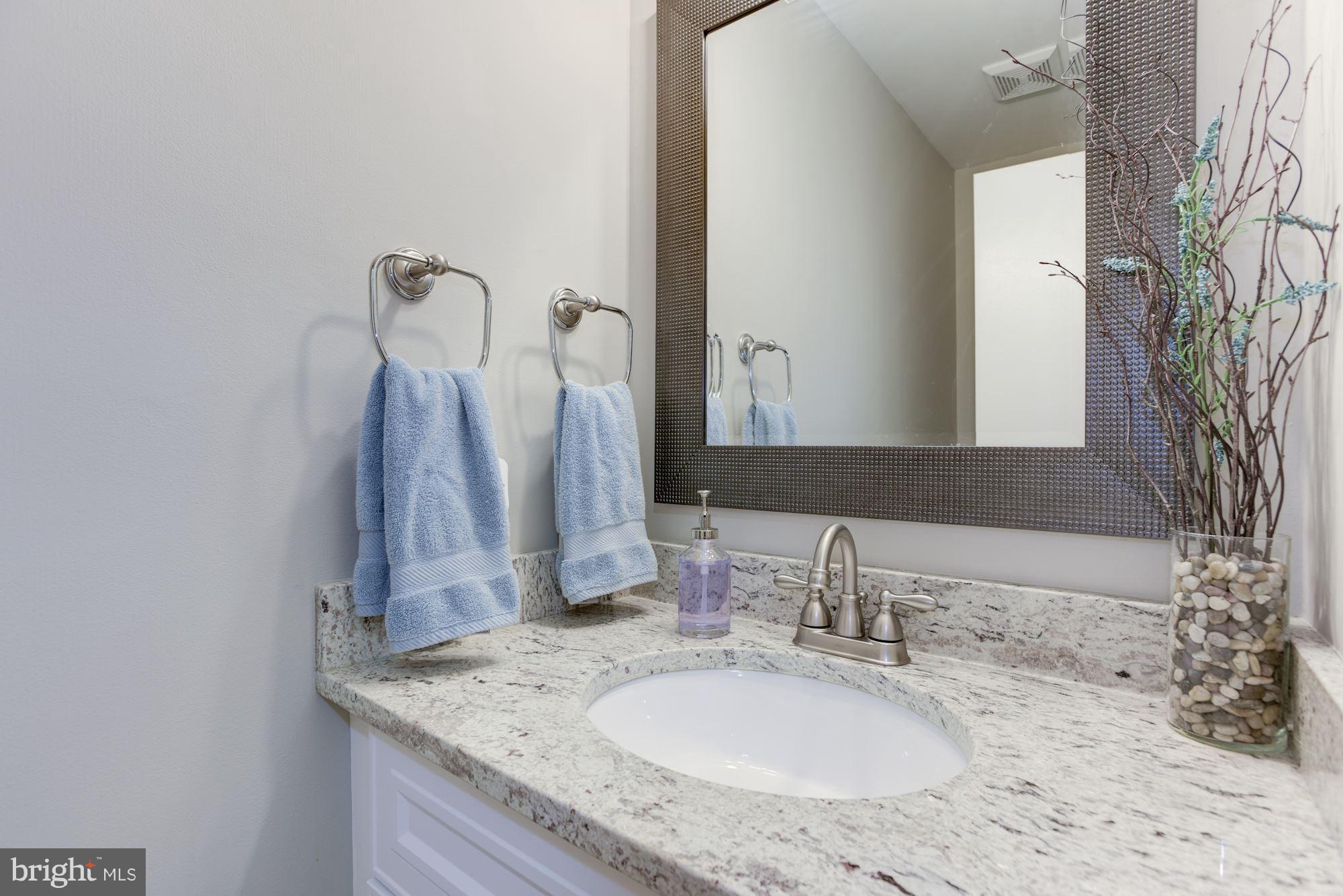 COUNTRY ROADS - Residential