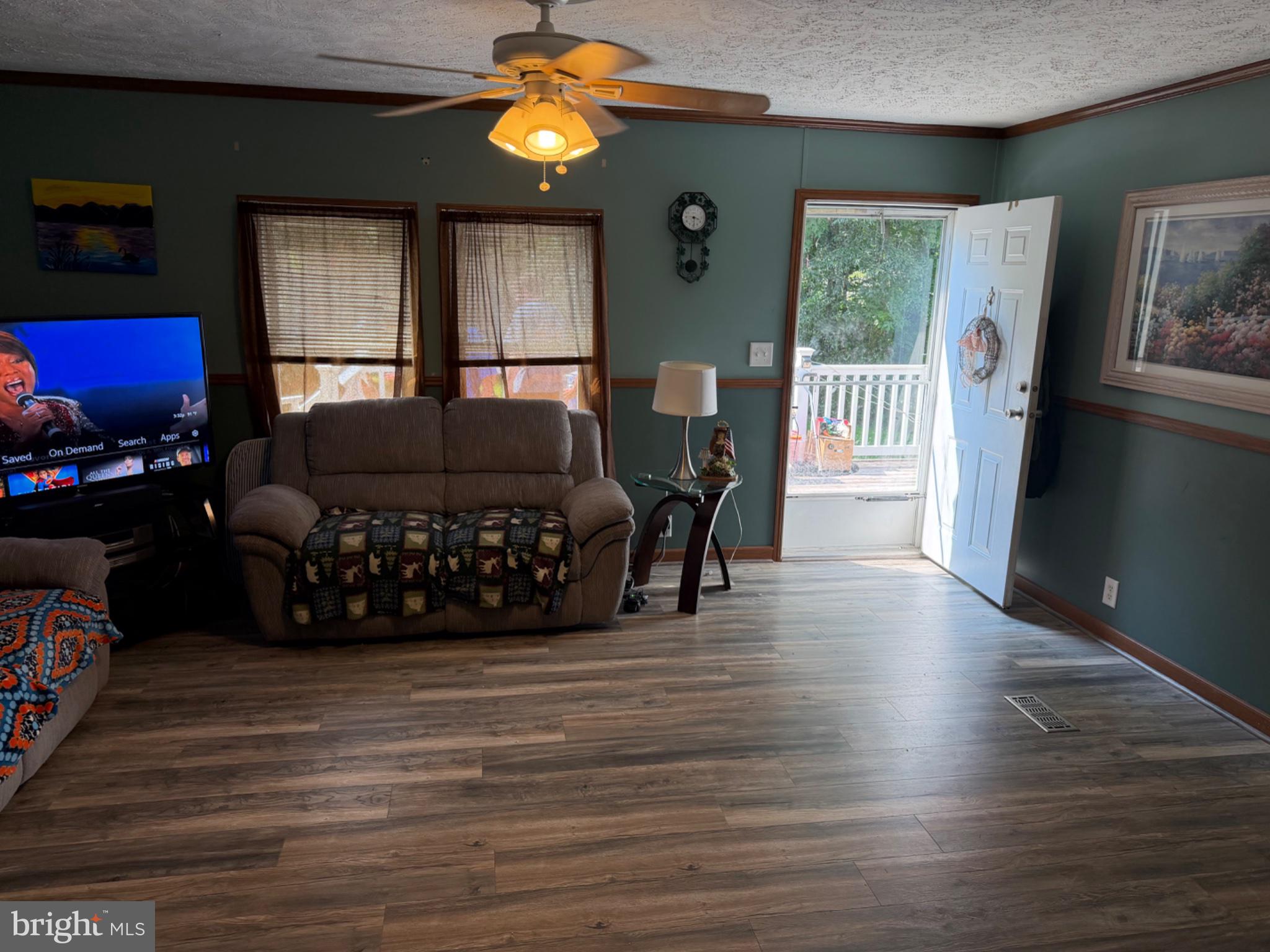3633 DAHLIA LANE