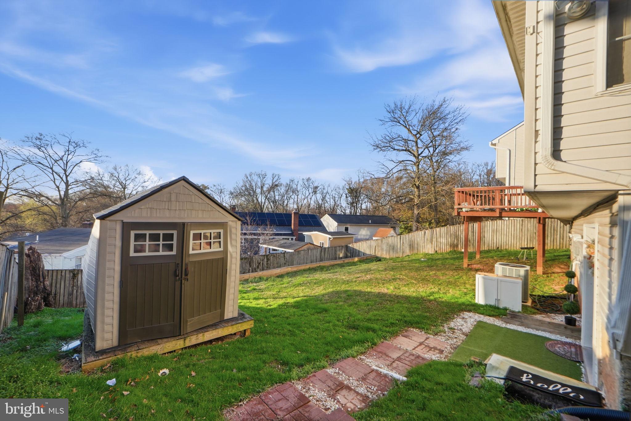 SHERIFF KNOLLS - Residential