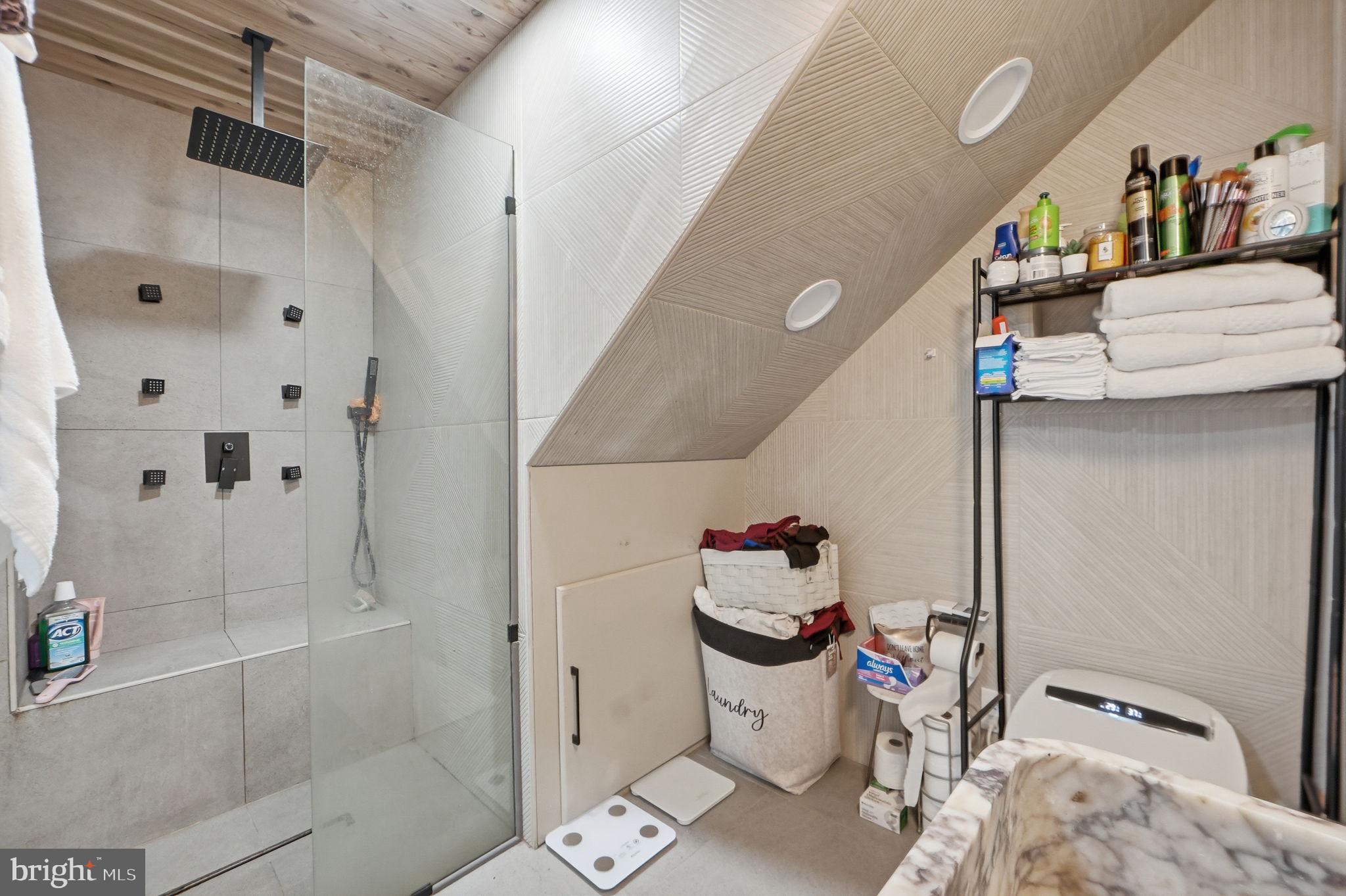 SHERIFF KNOLLS - Residential