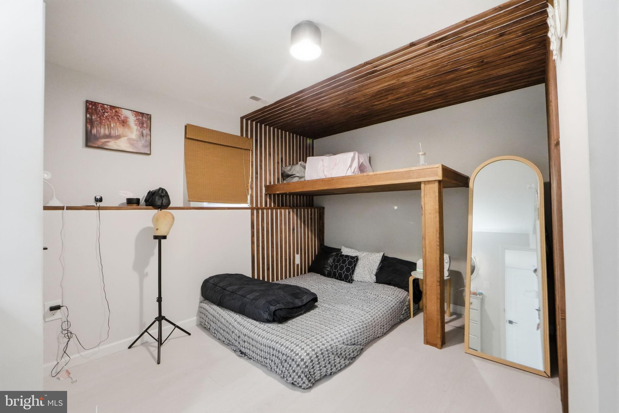 SHERIFF KNOLLS - Residential