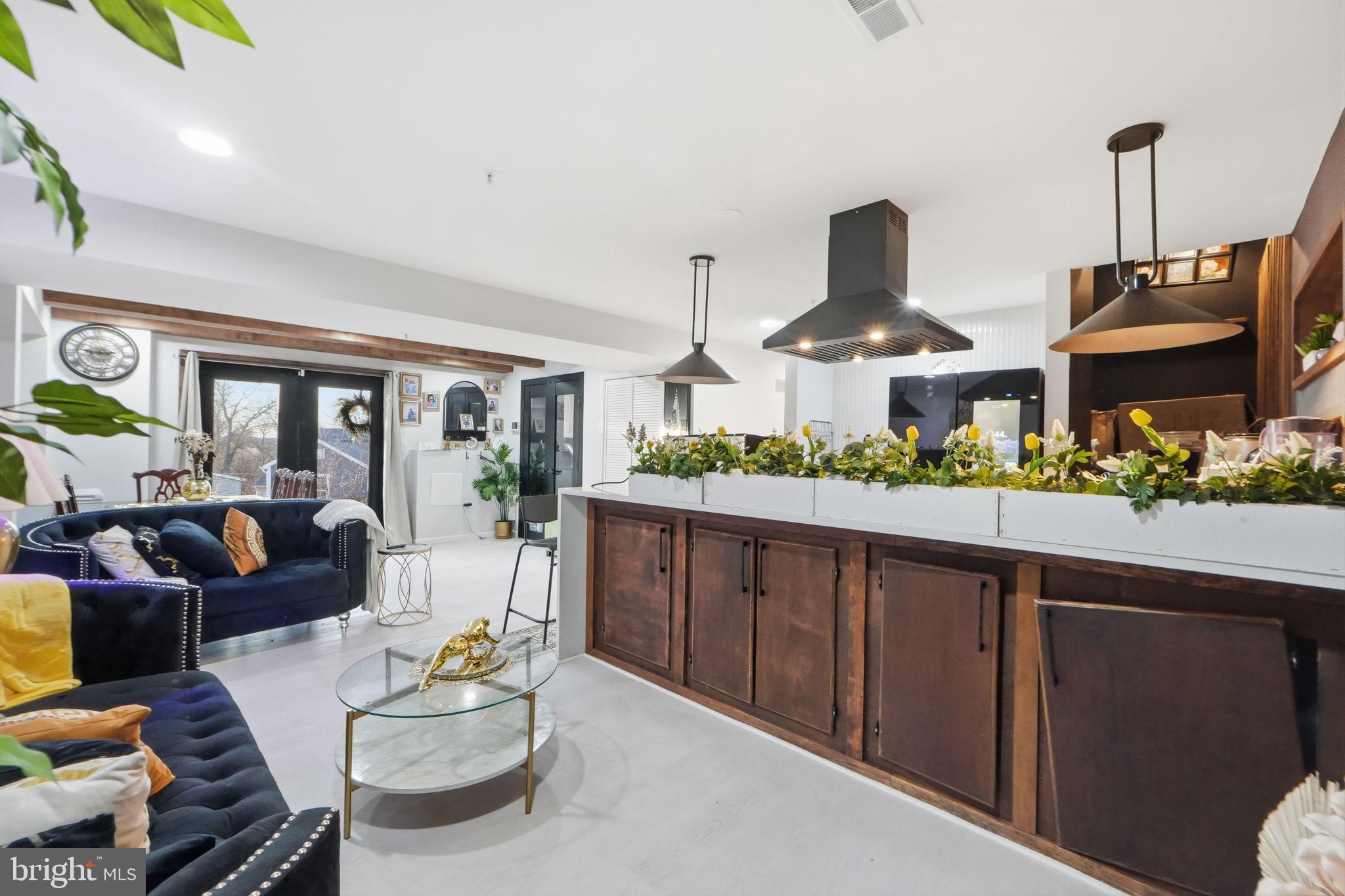 SHERIFF KNOLLS - Residential