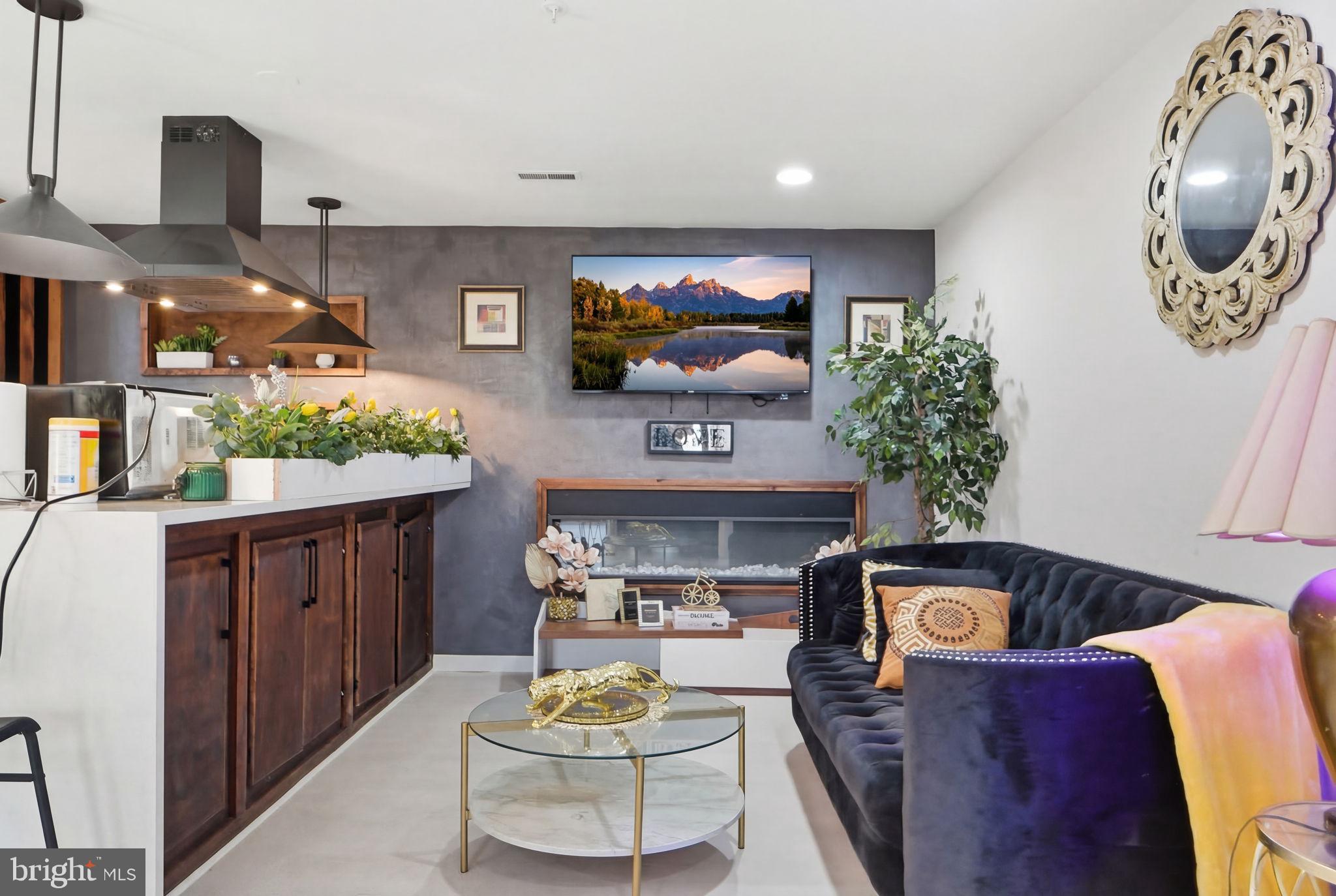 SHERIFF KNOLLS - Residential