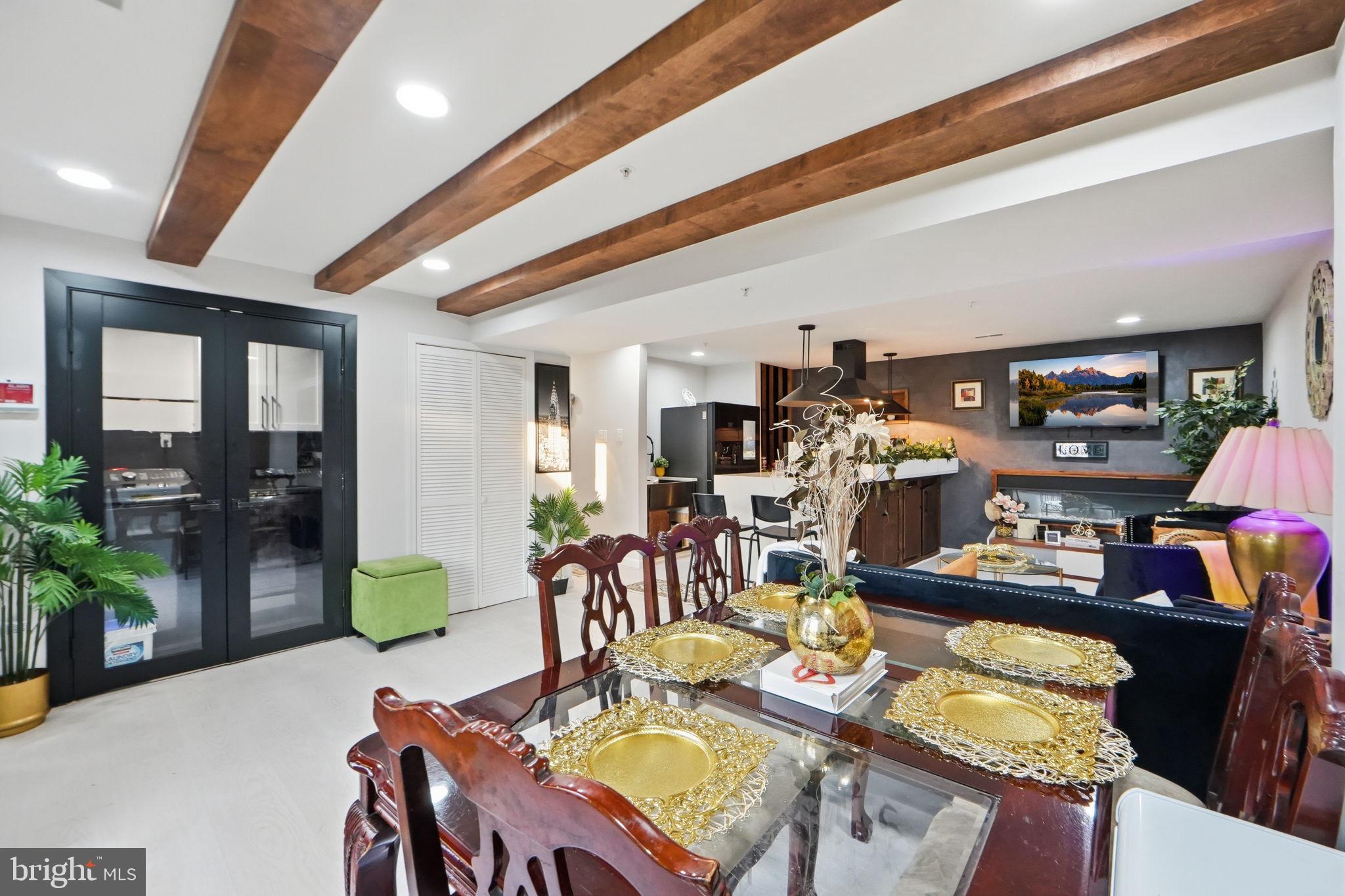 SHERIFF KNOLLS - Residential