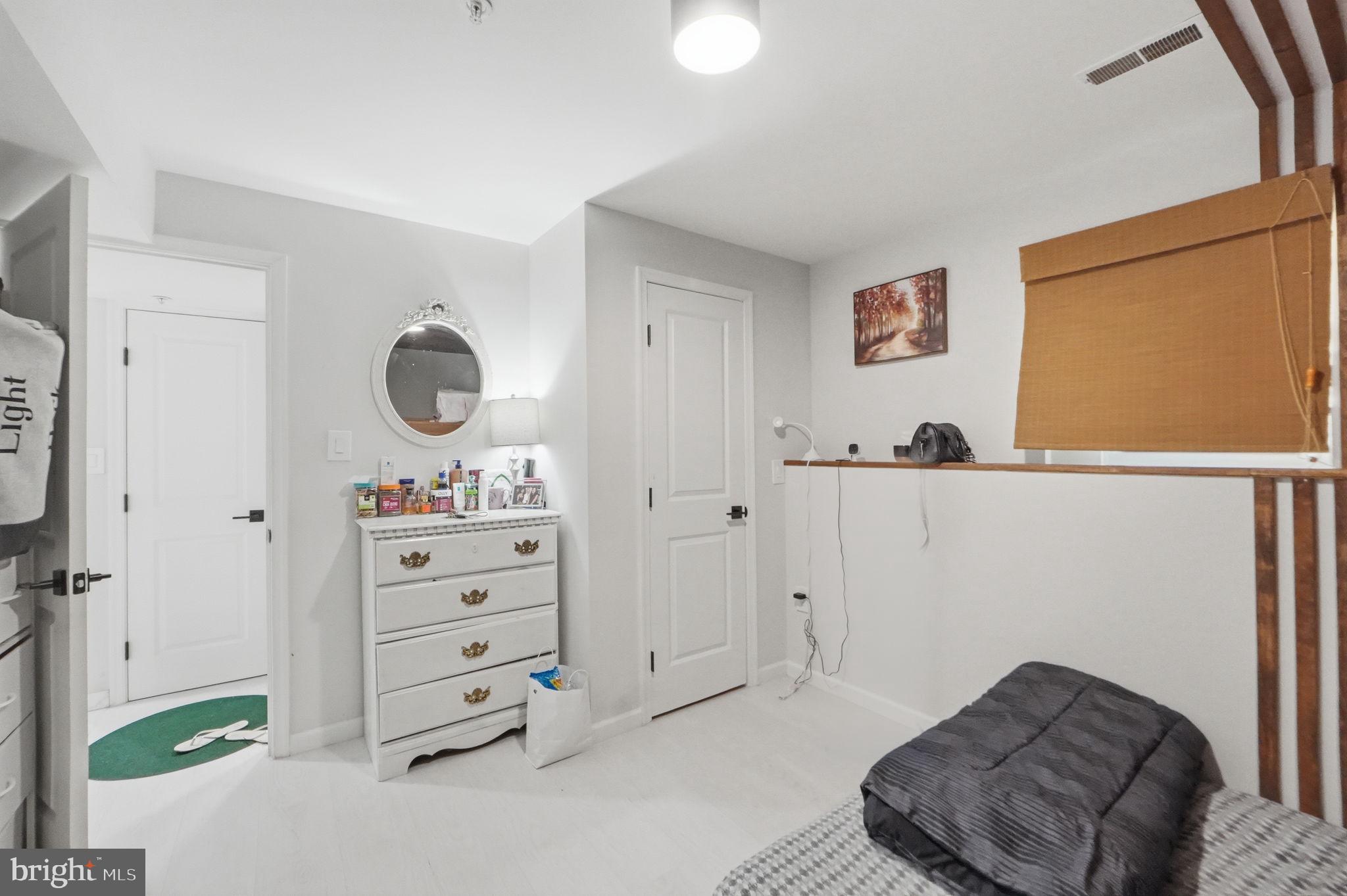 SHERIFF KNOLLS - Residential