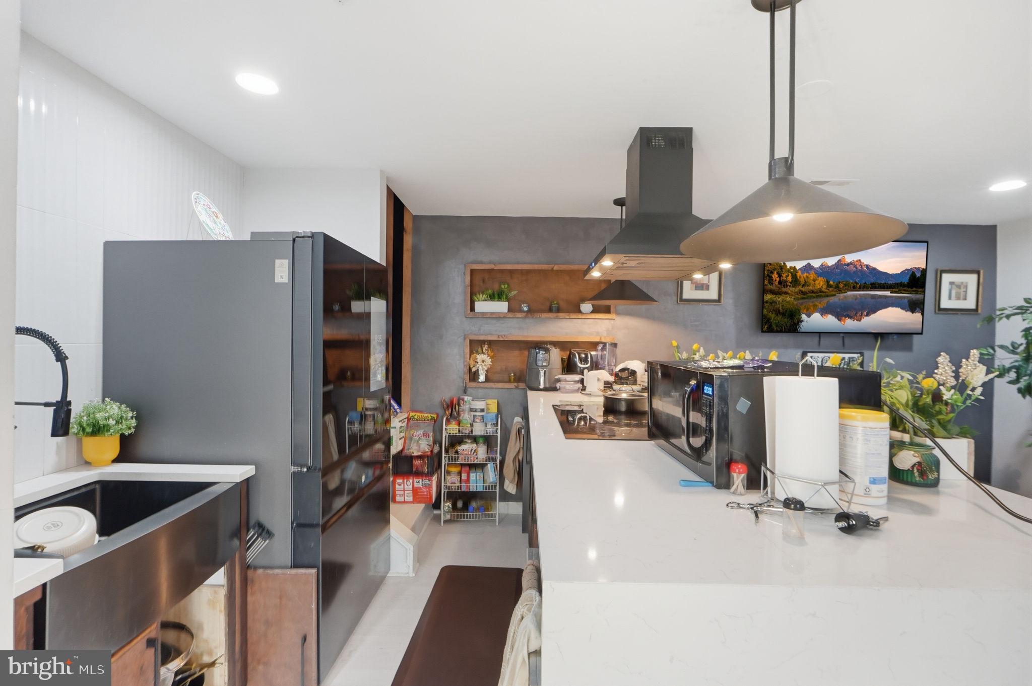 SHERIFF KNOLLS - Residential