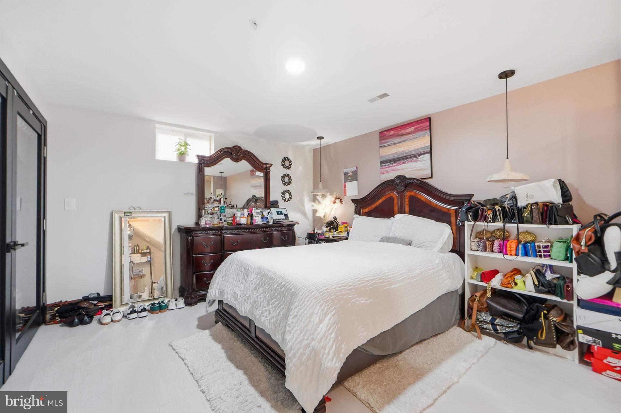 SHERIFF KNOLLS - Residential