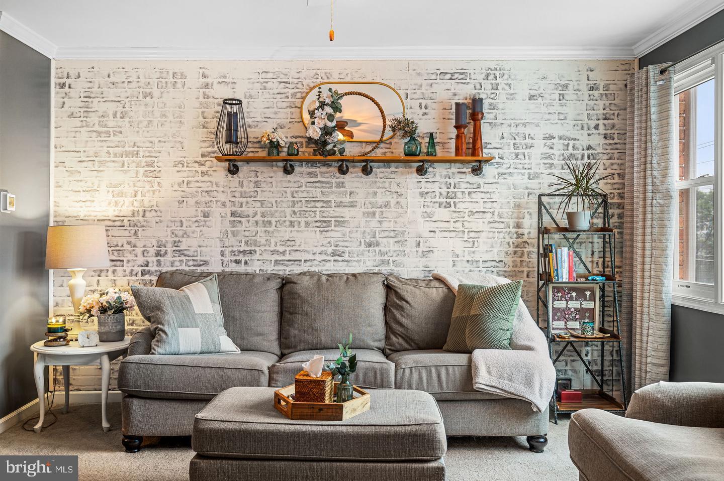 3713 CLARENDON AVENUE