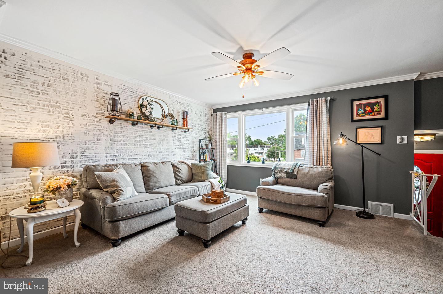 3713 CLARENDON AVENUE