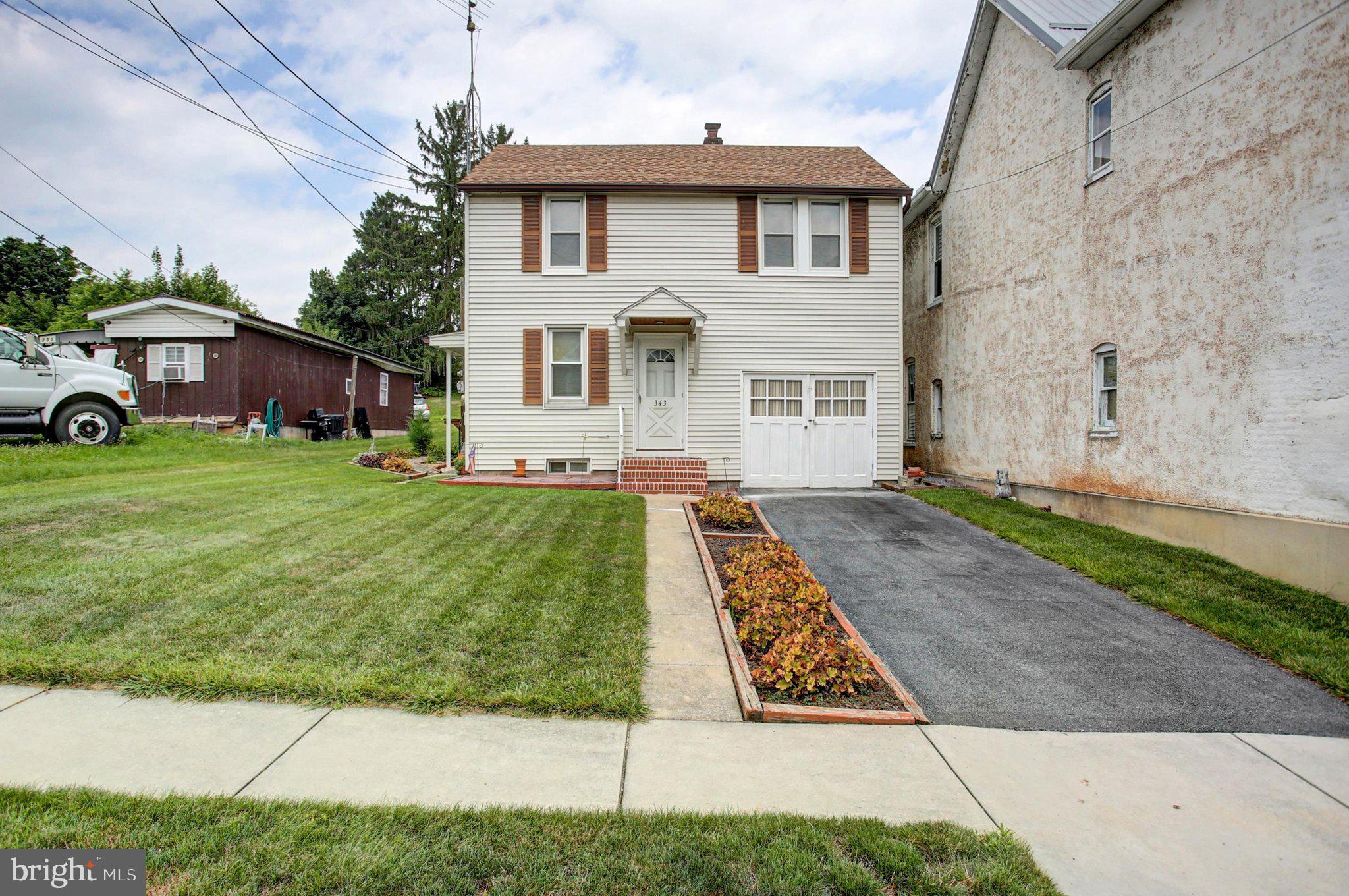 343 W QUEEN STREET