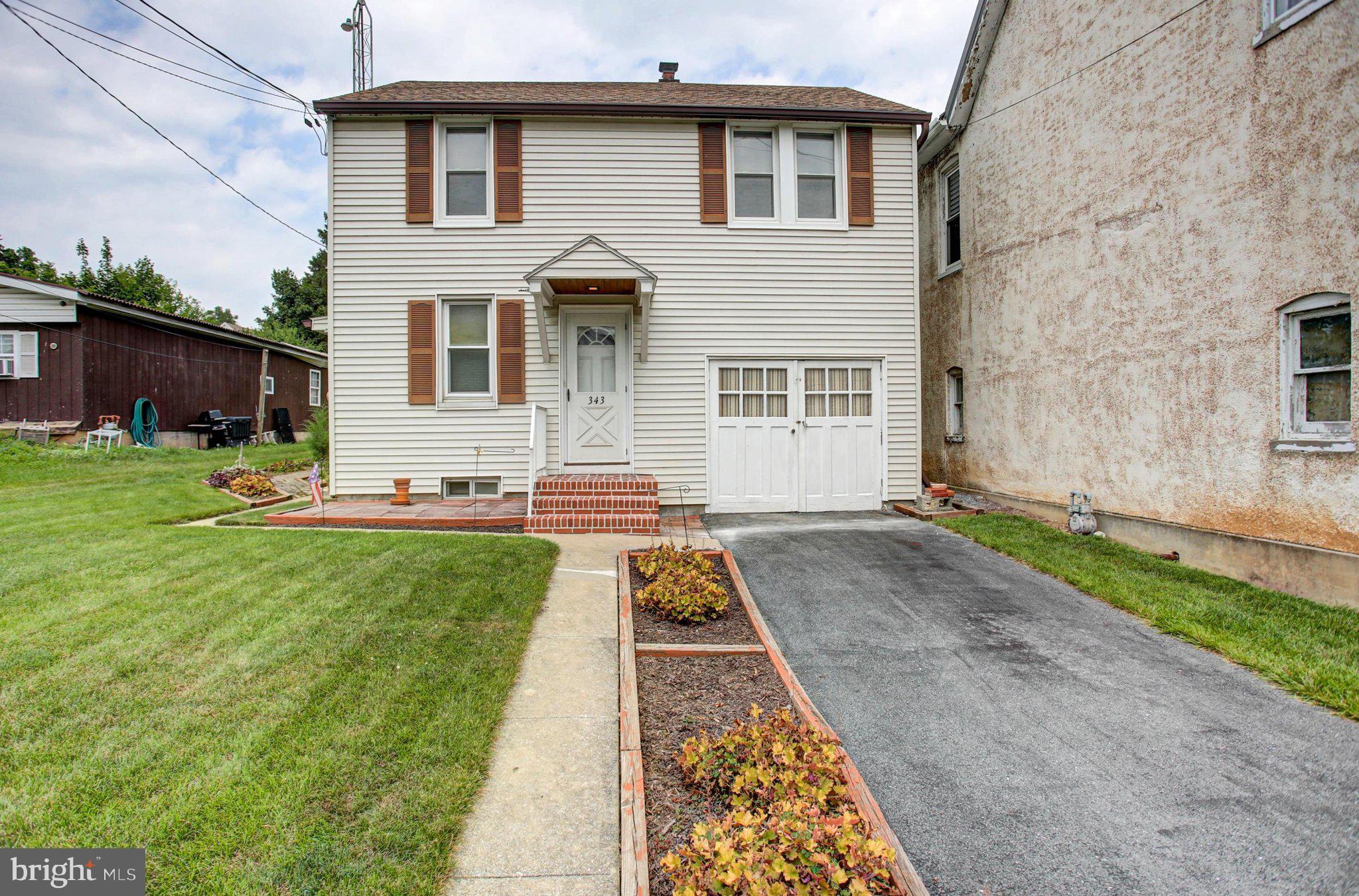 343 W QUEEN STREET