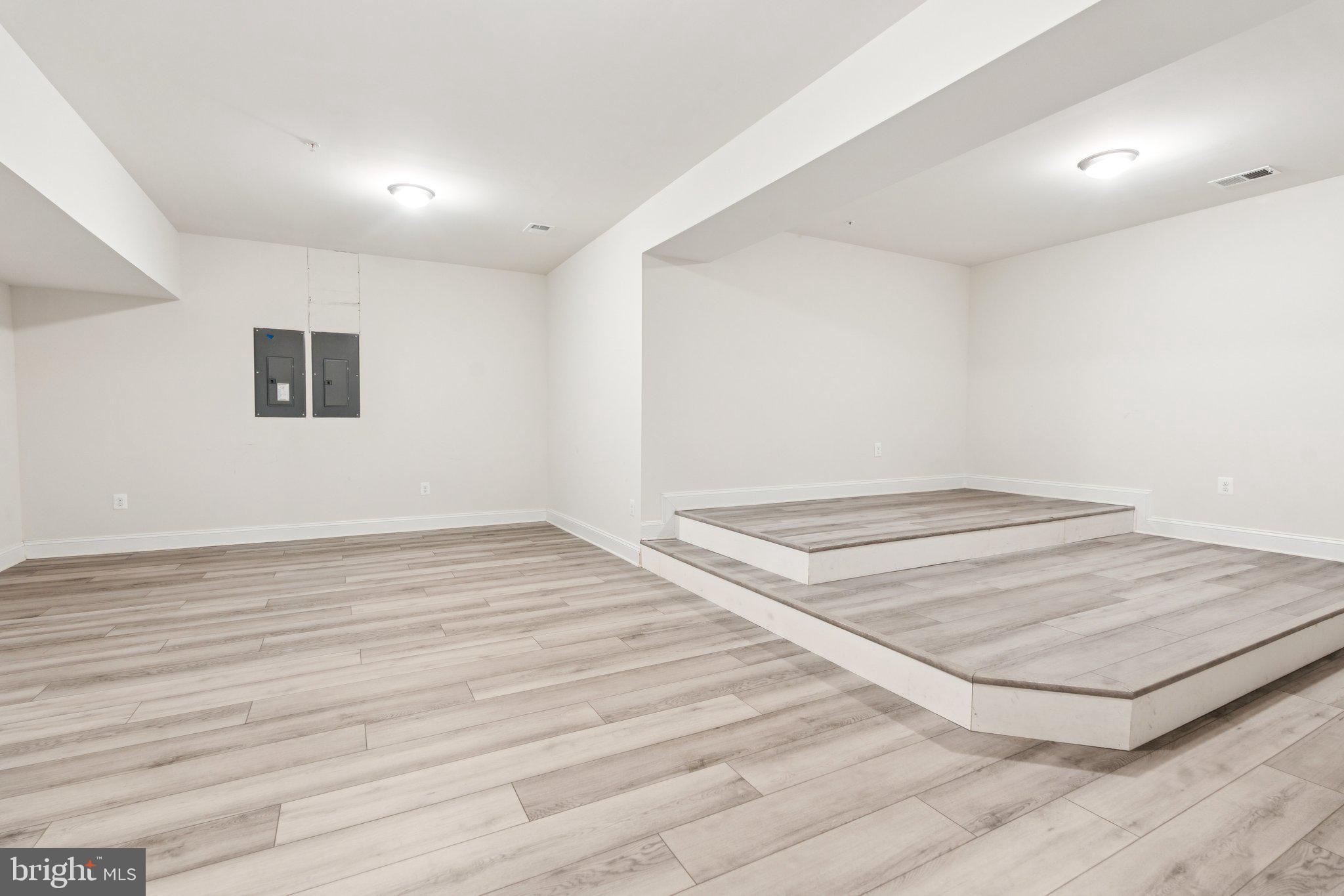 VILLAGES OF ELK NECK - Residential