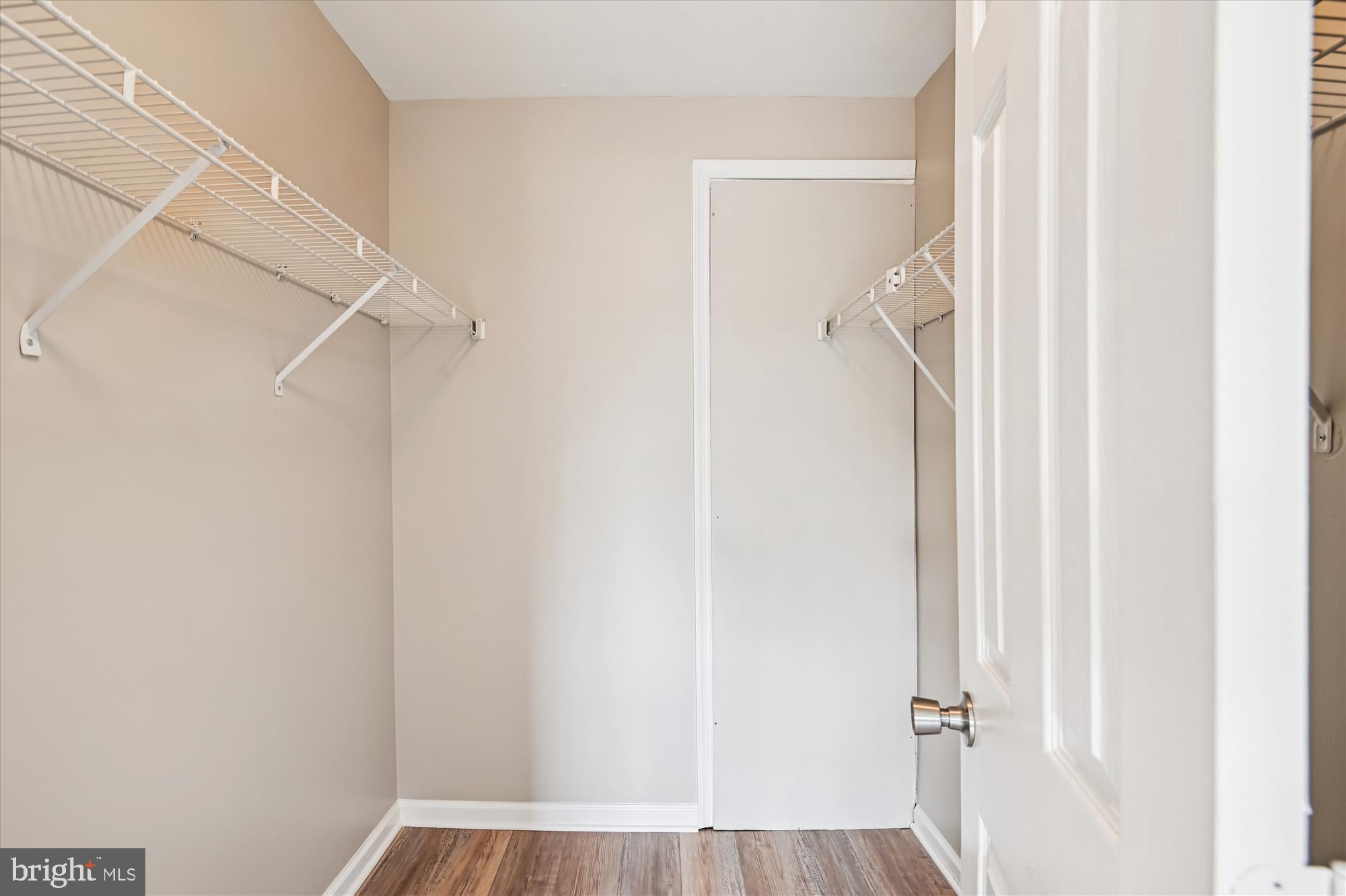 STONEHAVEN MEWS IN CROFTON VILLAGE - Residential