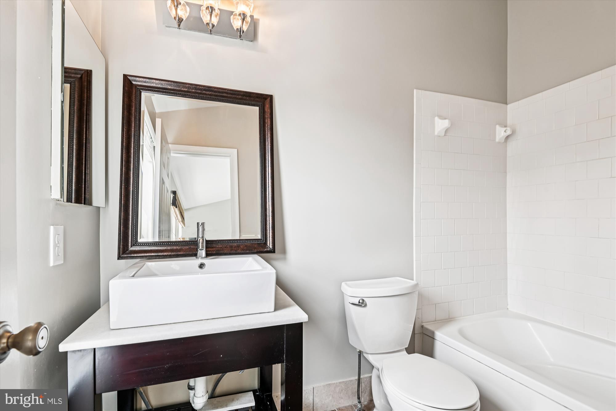 STONEHAVEN MEWS IN CROFTON VILLAGE - Residential