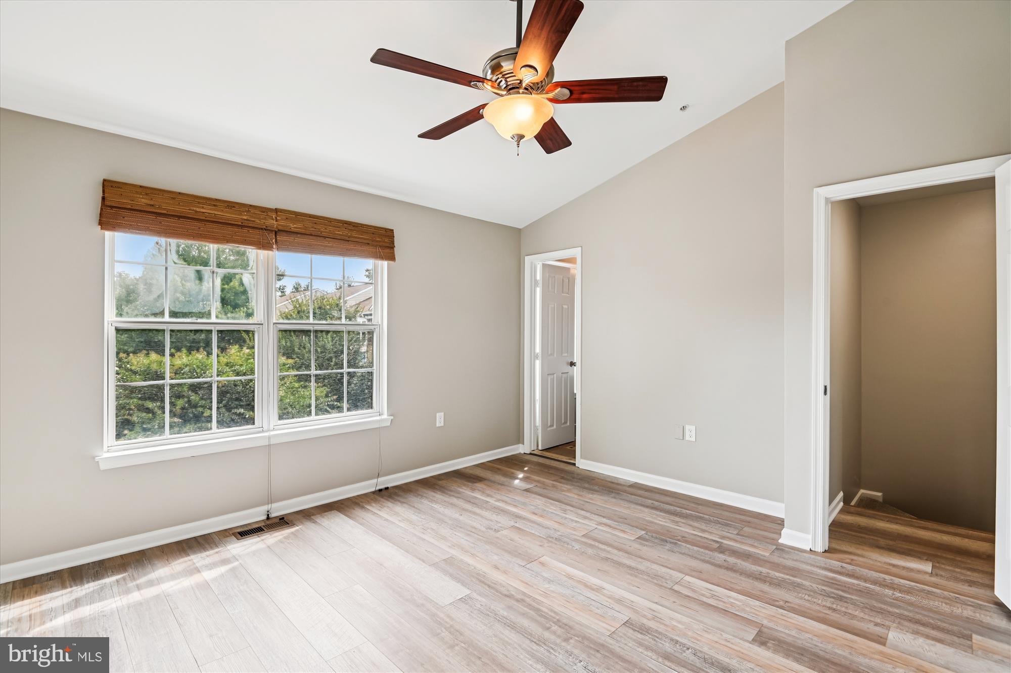 STONEHAVEN MEWS IN CROFTON VILLAGE - Residential