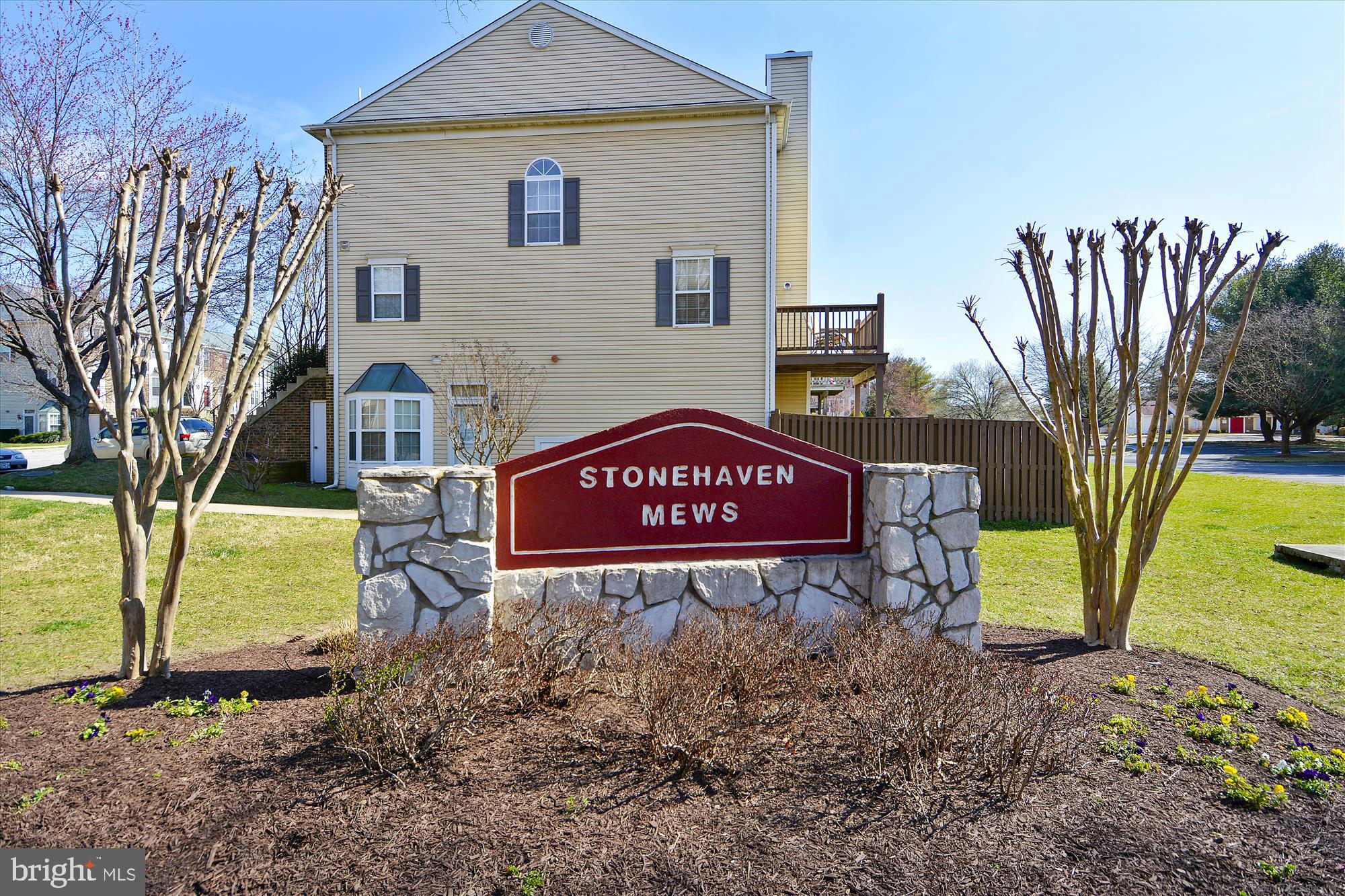 STONEHAVEN MEWS IN CROFTON VILLAGE - Residential