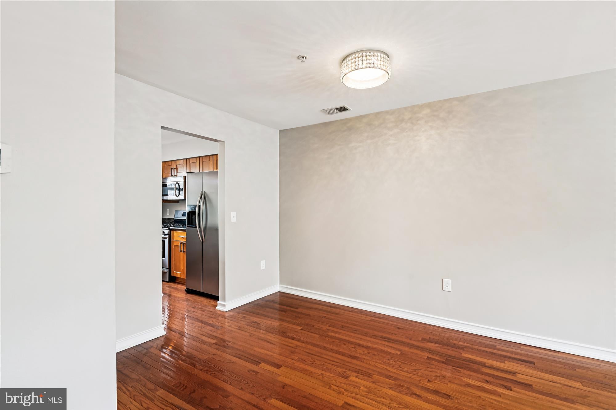 STONEHAVEN MEWS IN CROFTON VILLAGE - Residential