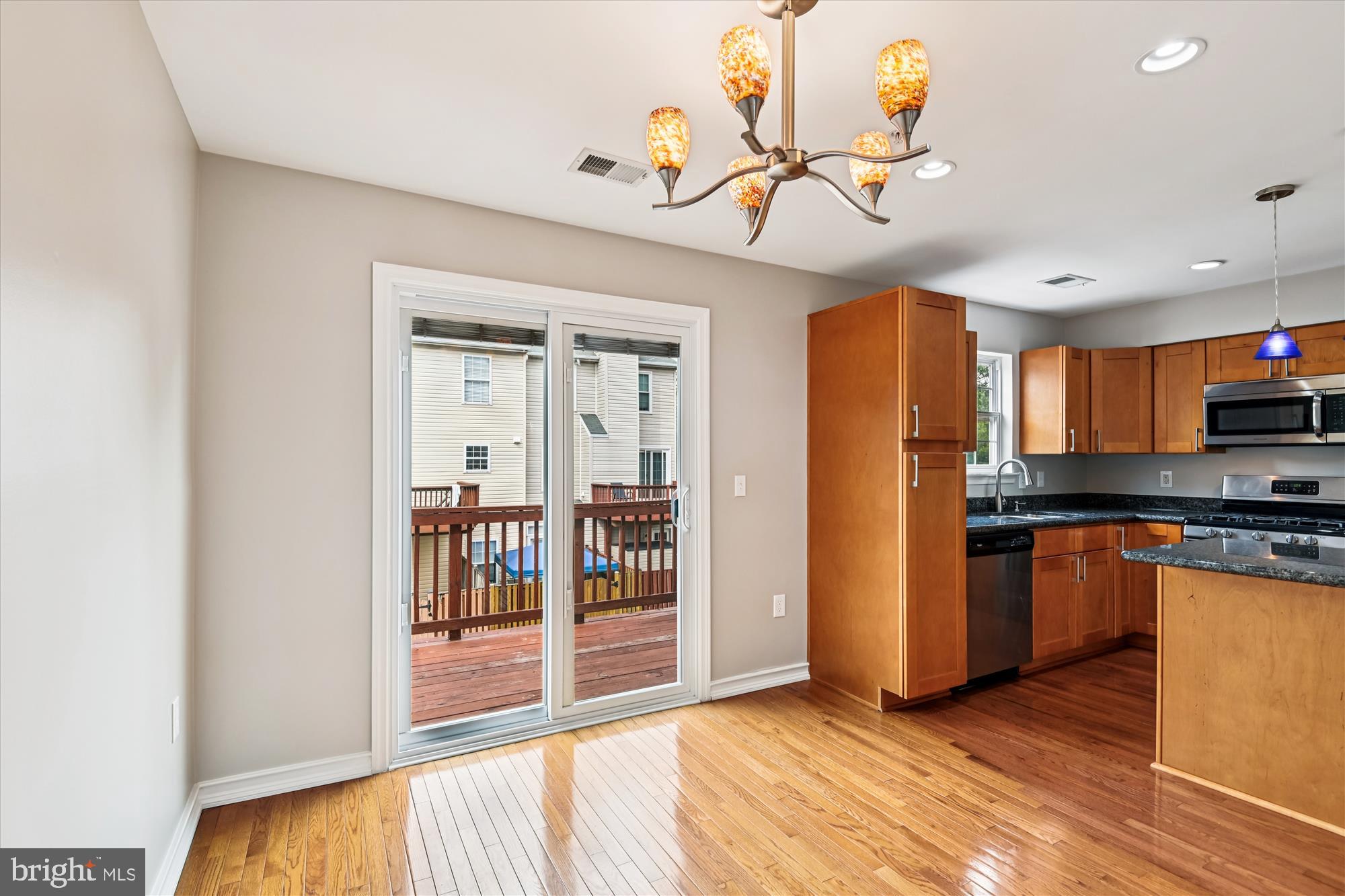 STONEHAVEN MEWS IN CROFTON VILLAGE - Residential