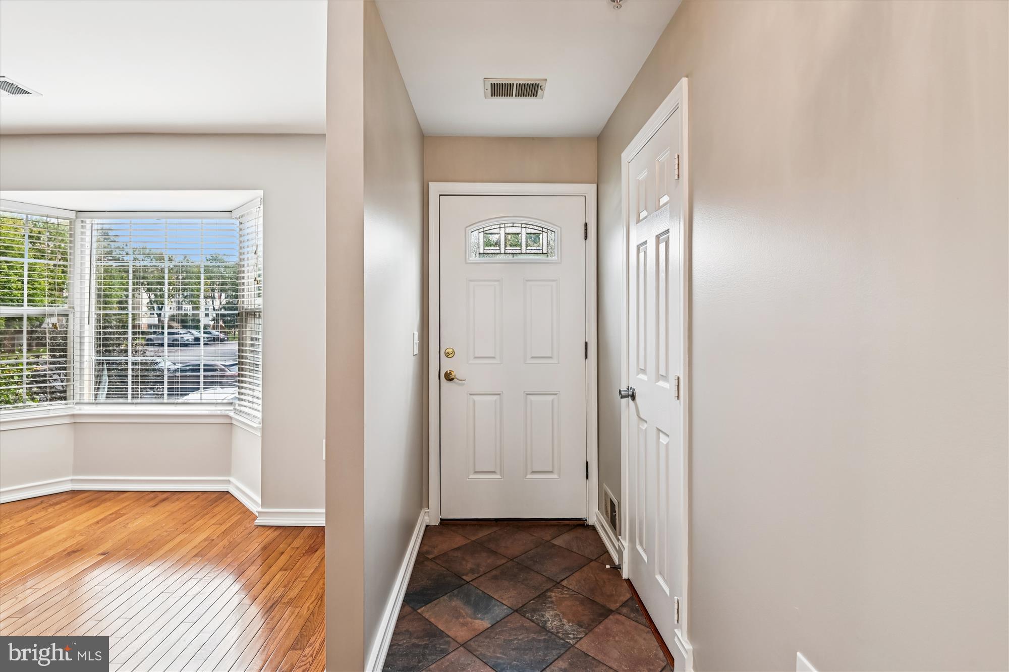 STONEHAVEN MEWS IN CROFTON VILLAGE - Residential