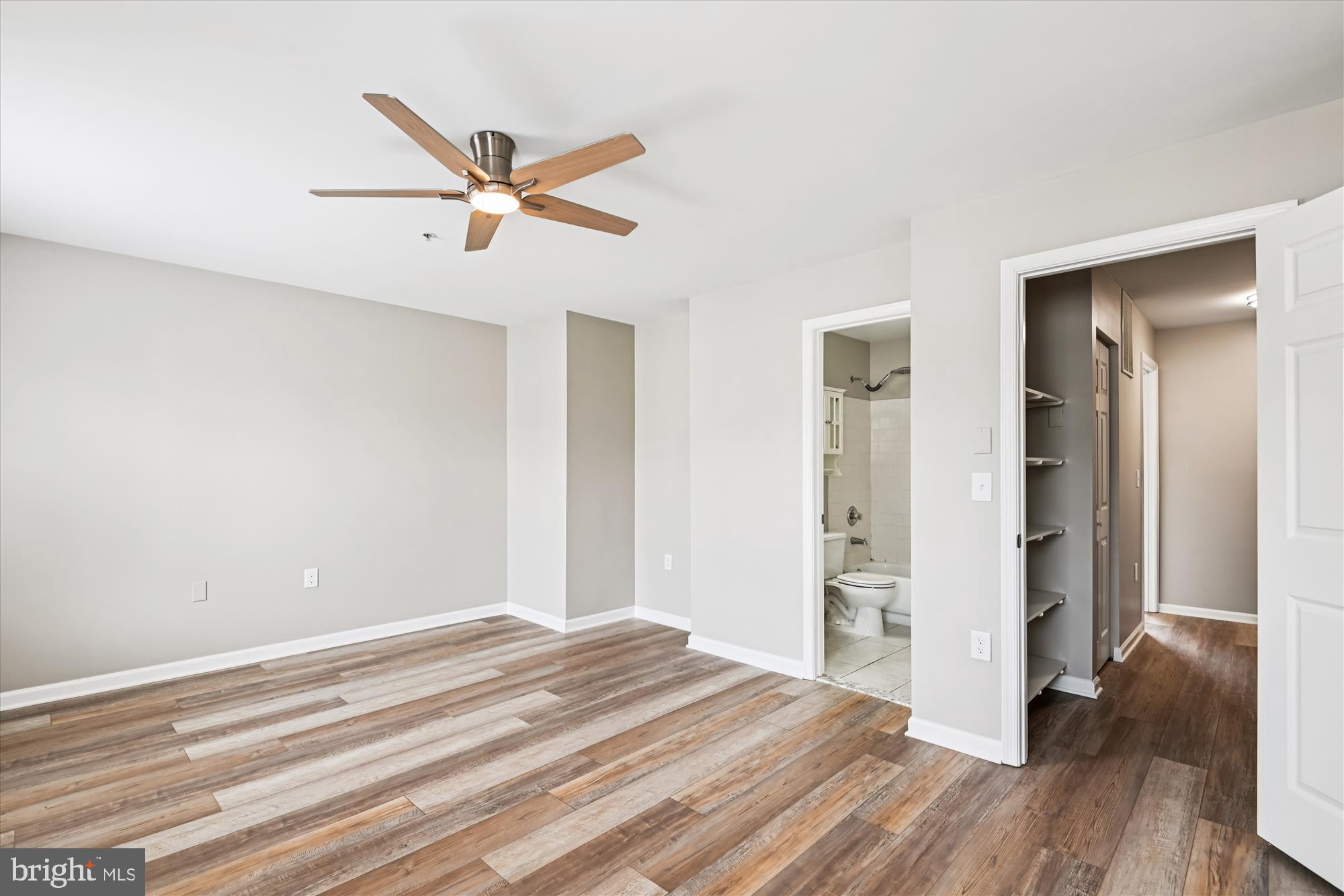 STONEHAVEN MEWS IN CROFTON VILLAGE - Residential