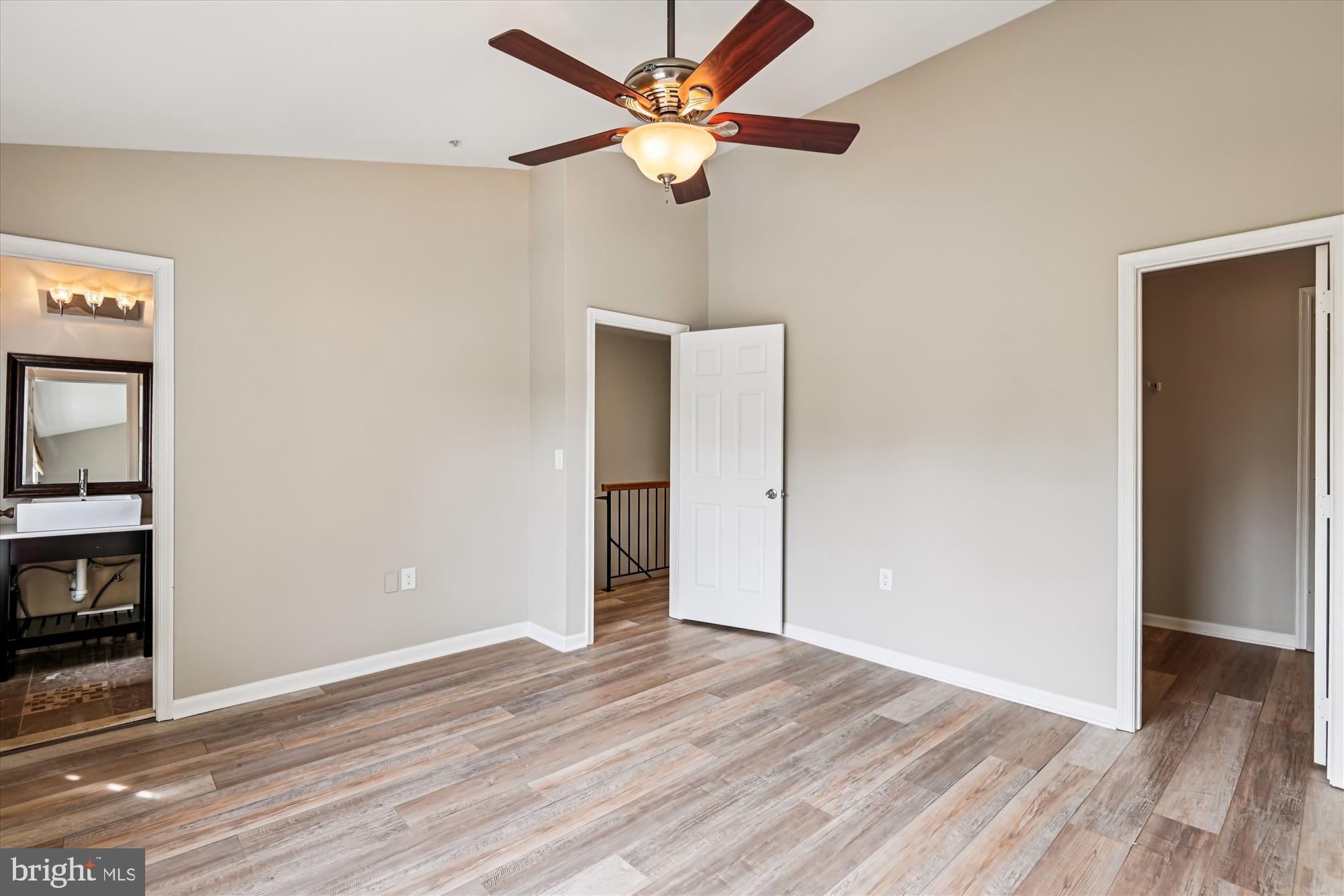 STONEHAVEN MEWS IN CROFTON VILLAGE - Residential