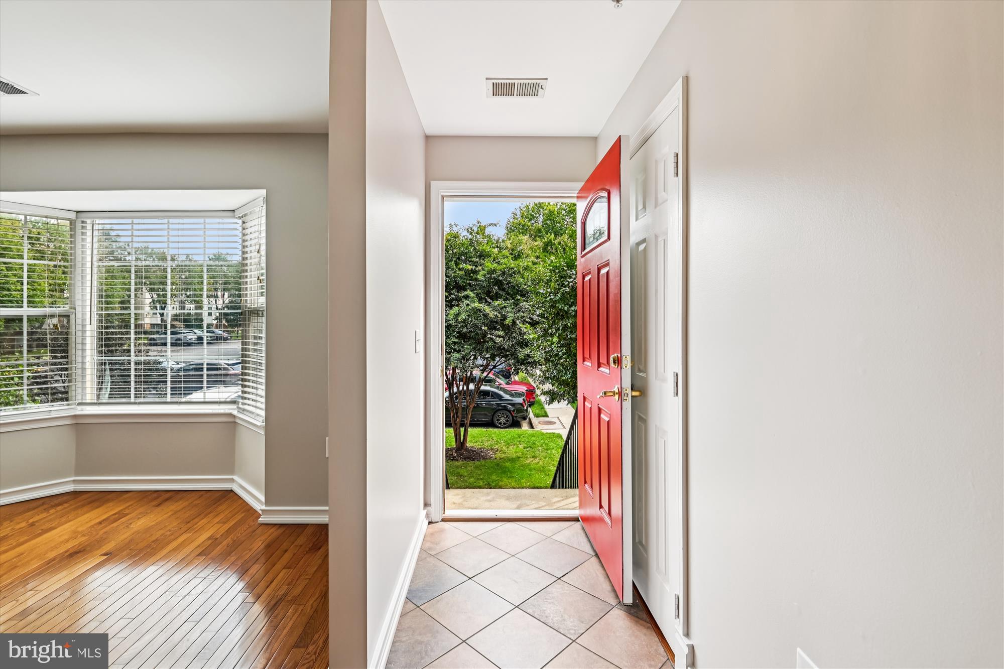 STONEHAVEN MEWS IN CROFTON VILLAGE - Residential