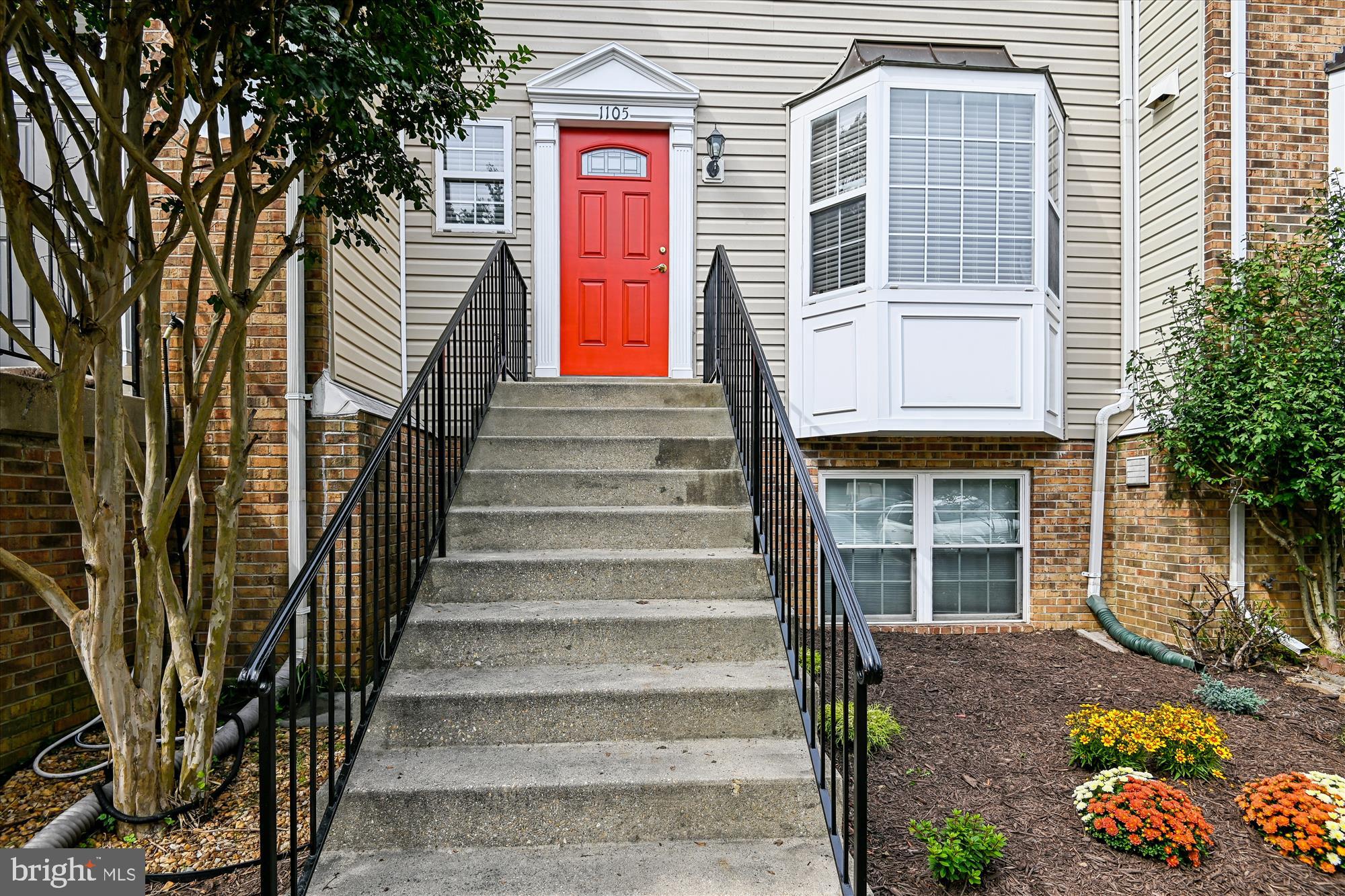 STONEHAVEN MEWS IN CROFTON VILLAGE - Residential