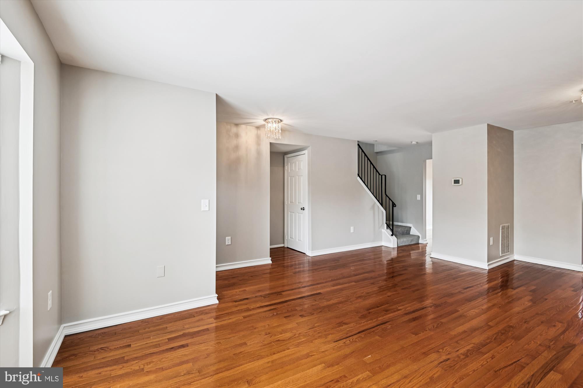 STONEHAVEN MEWS IN CROFTON VILLAGE - Residential