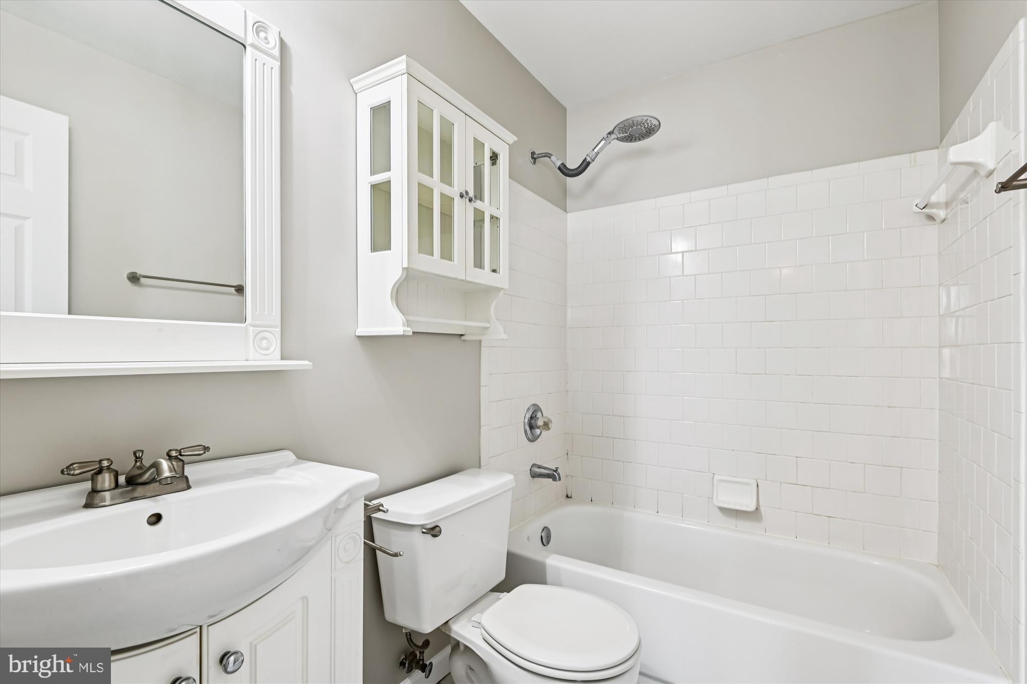 STONEHAVEN MEWS IN CROFTON VILLAGE - Residential