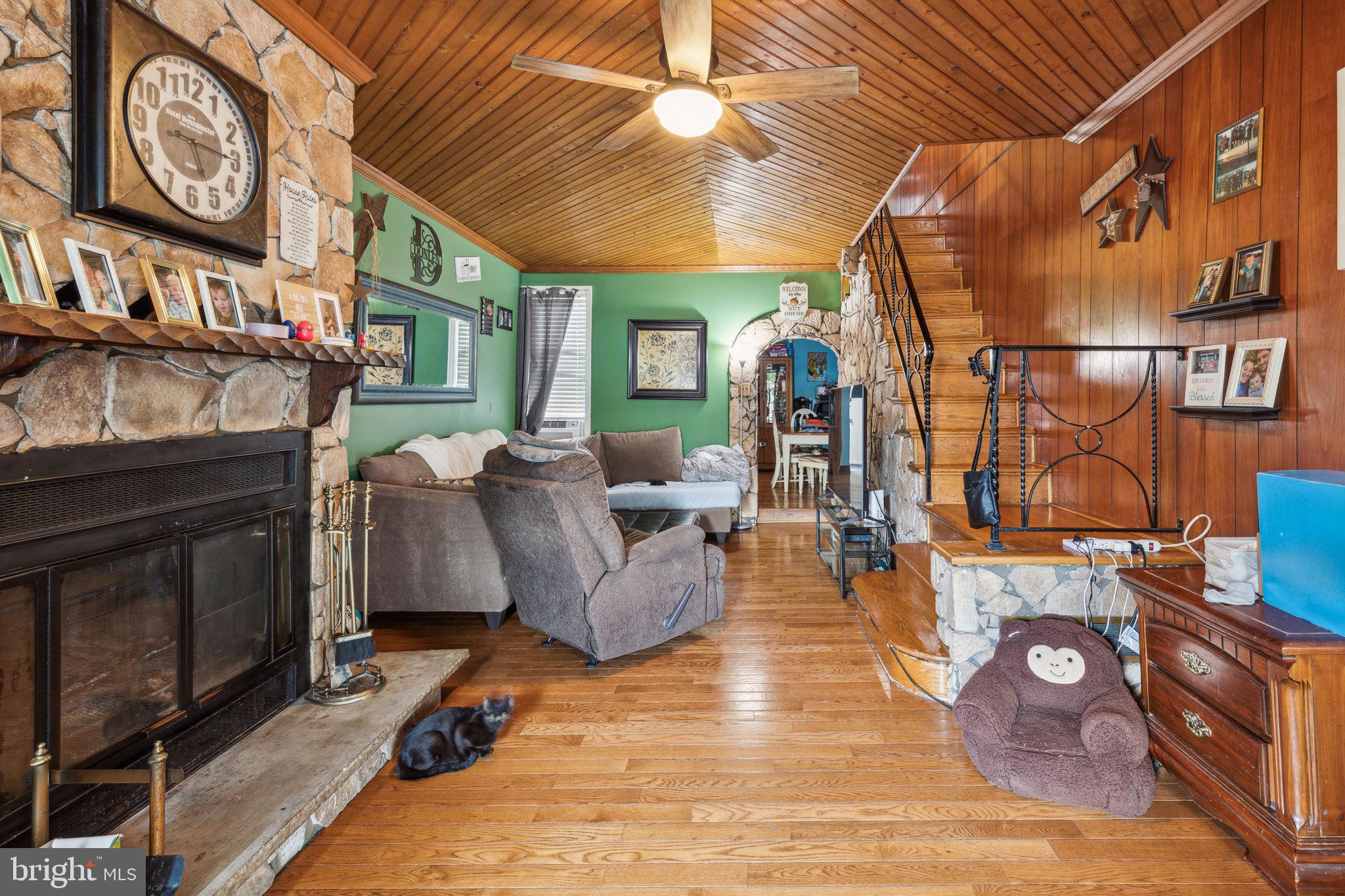 PORT RICHMOND - Residential