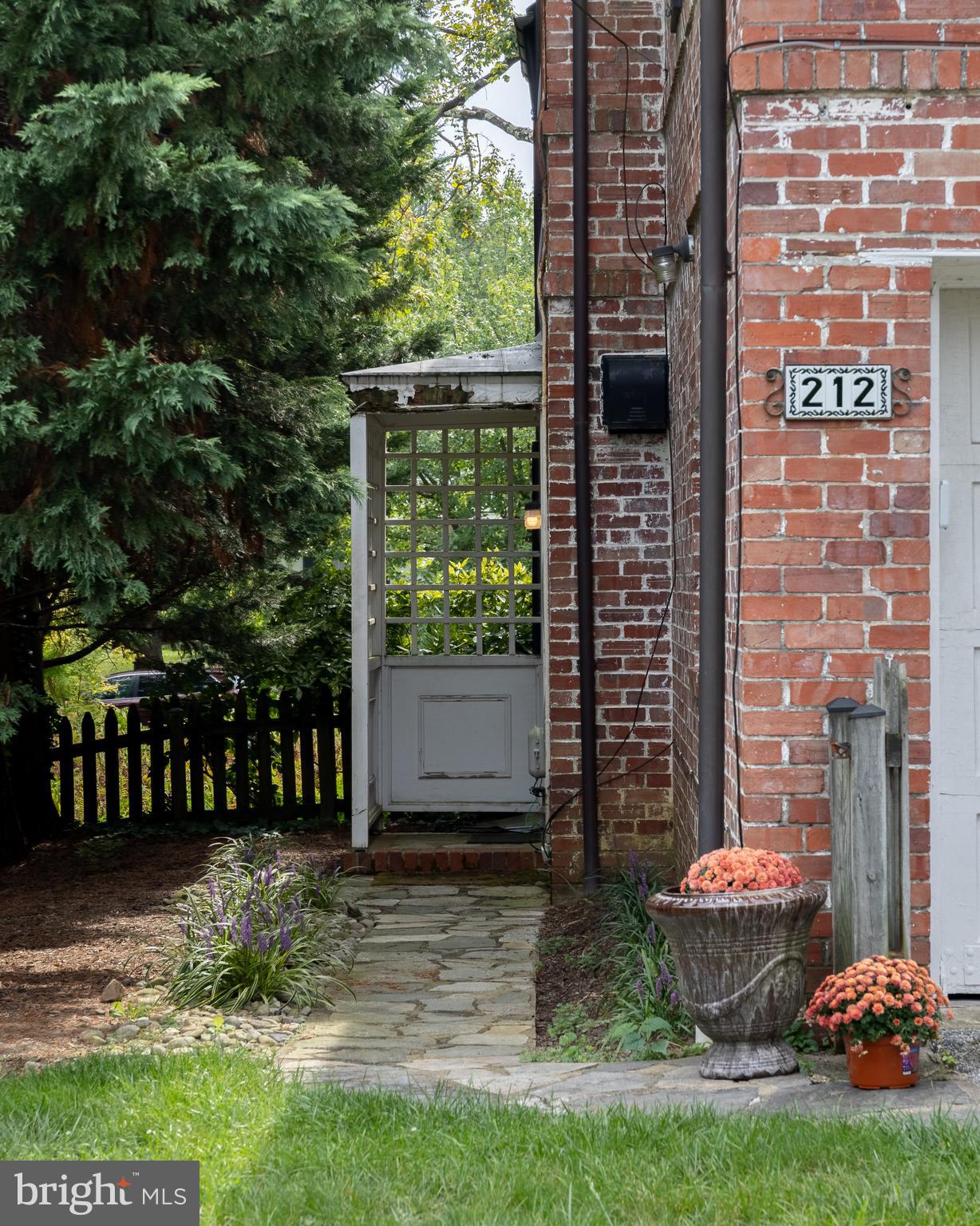 GREATER HOMELAND HISTORIC DISTRICT - Residential