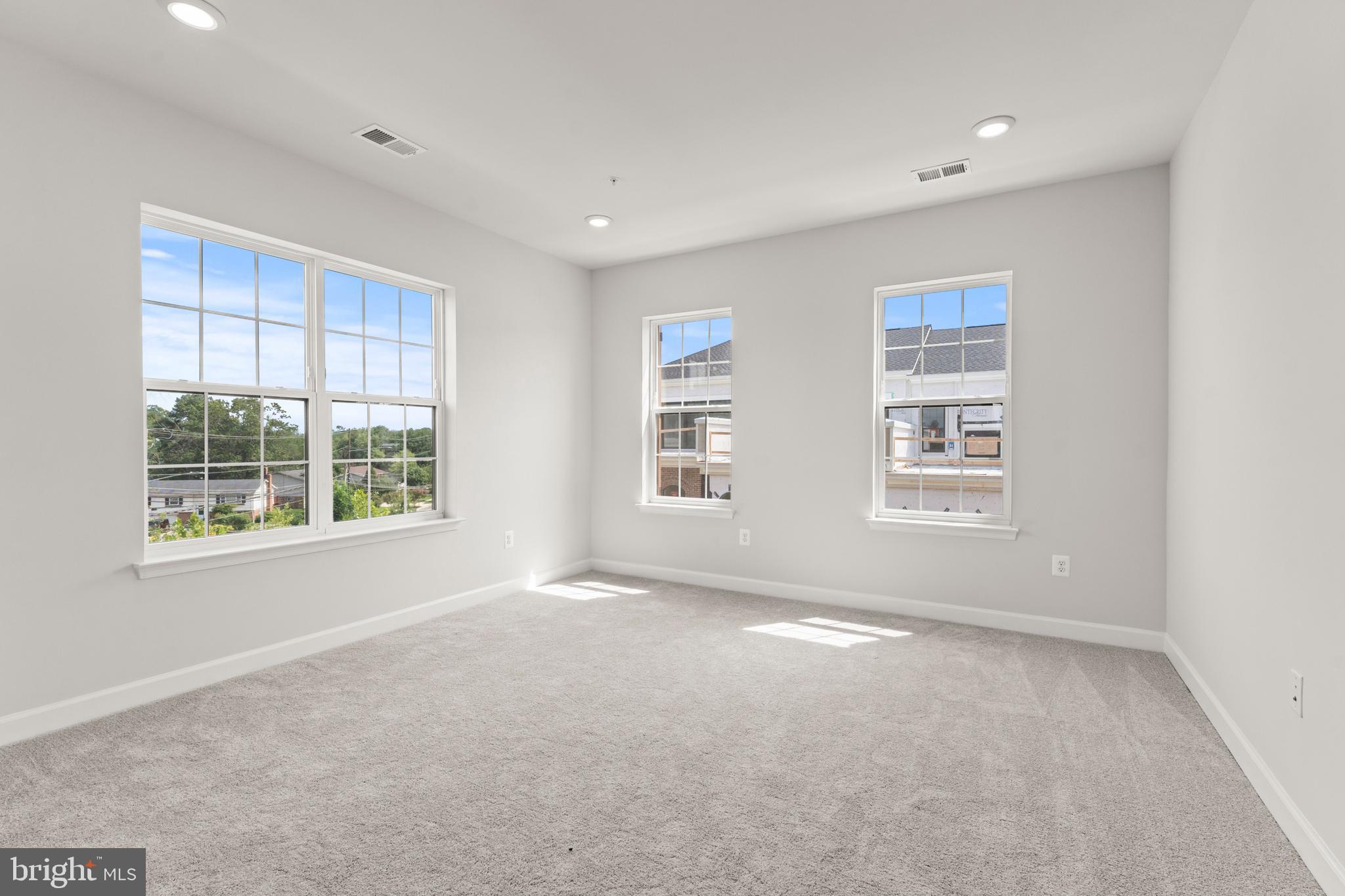 POTOMAC OVERLOOK AT NATIONAL HARBOR - Residential