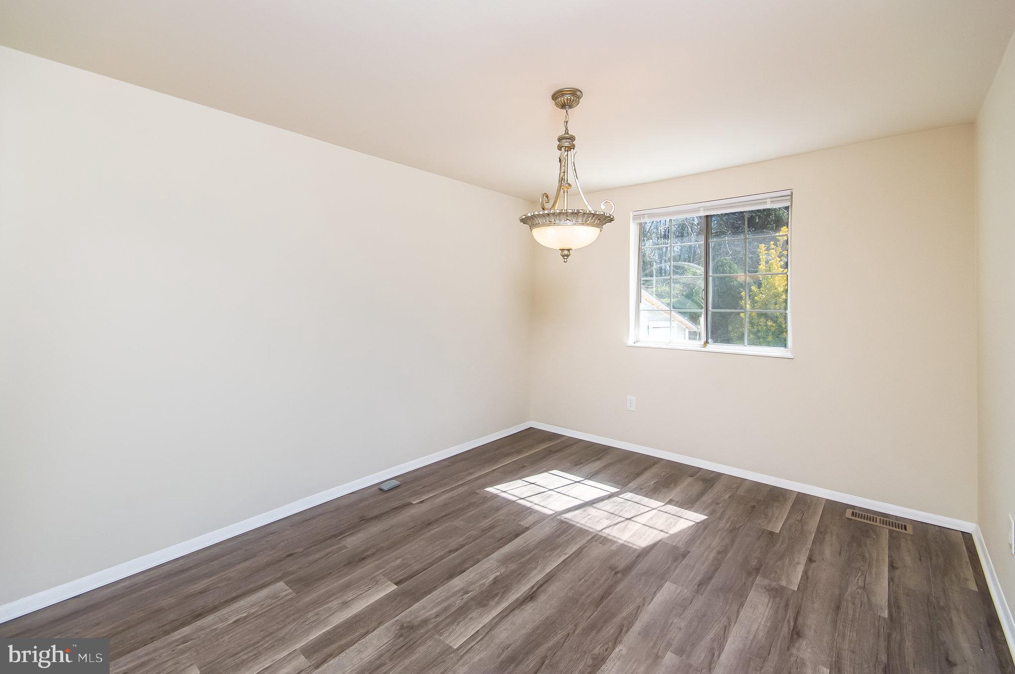 ROLLINGWOOD VILLAGE - Residential Lease