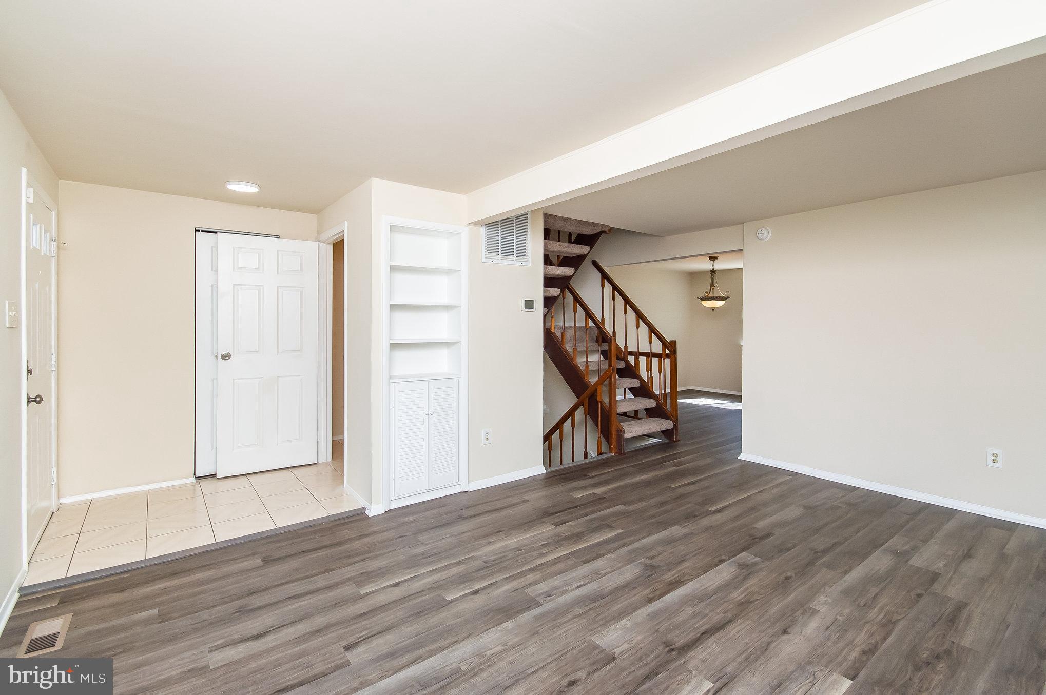 ROLLINGWOOD VILLAGE - Residential Lease