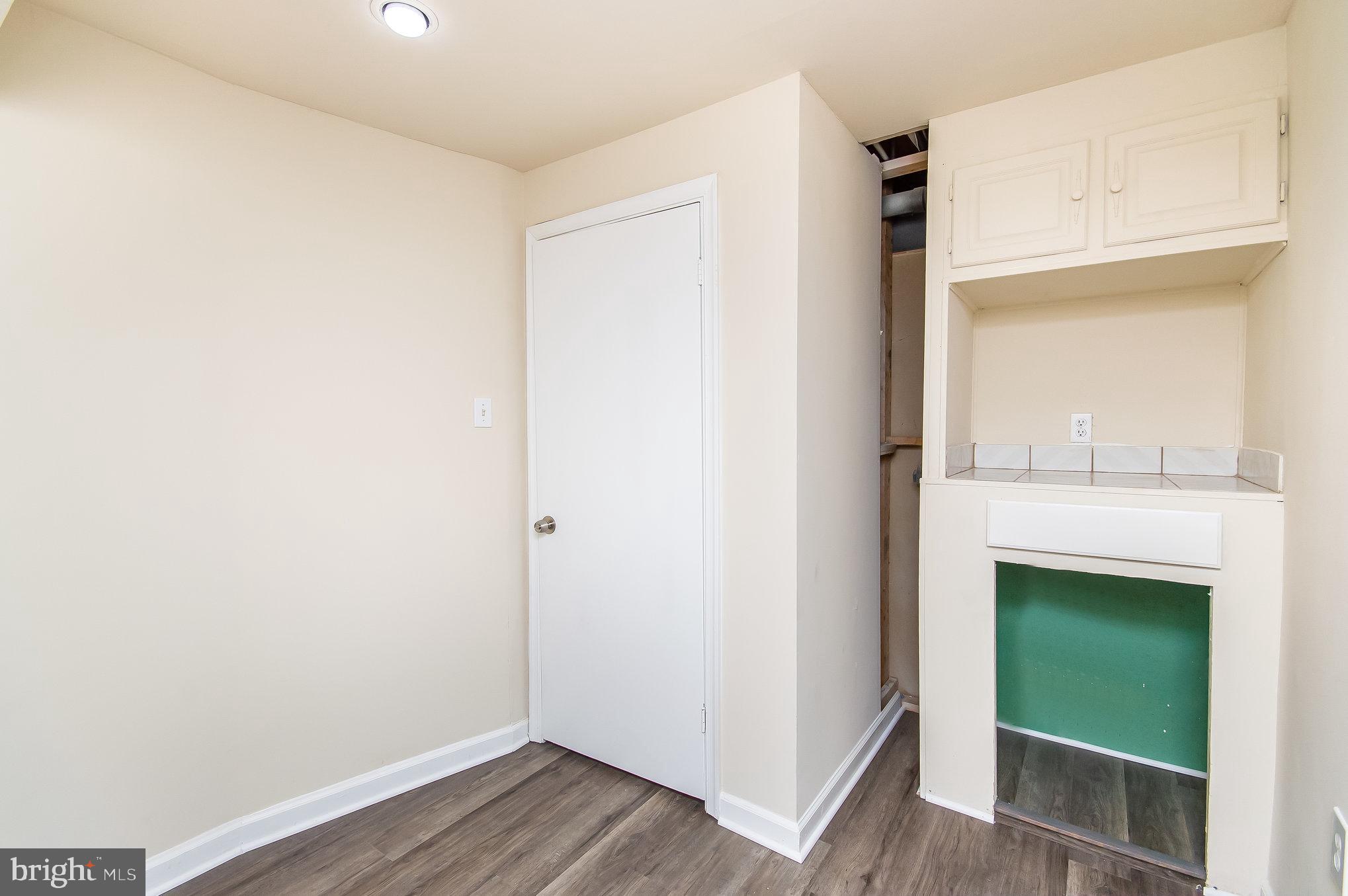 ROLLINGWOOD VILLAGE - Residential Lease