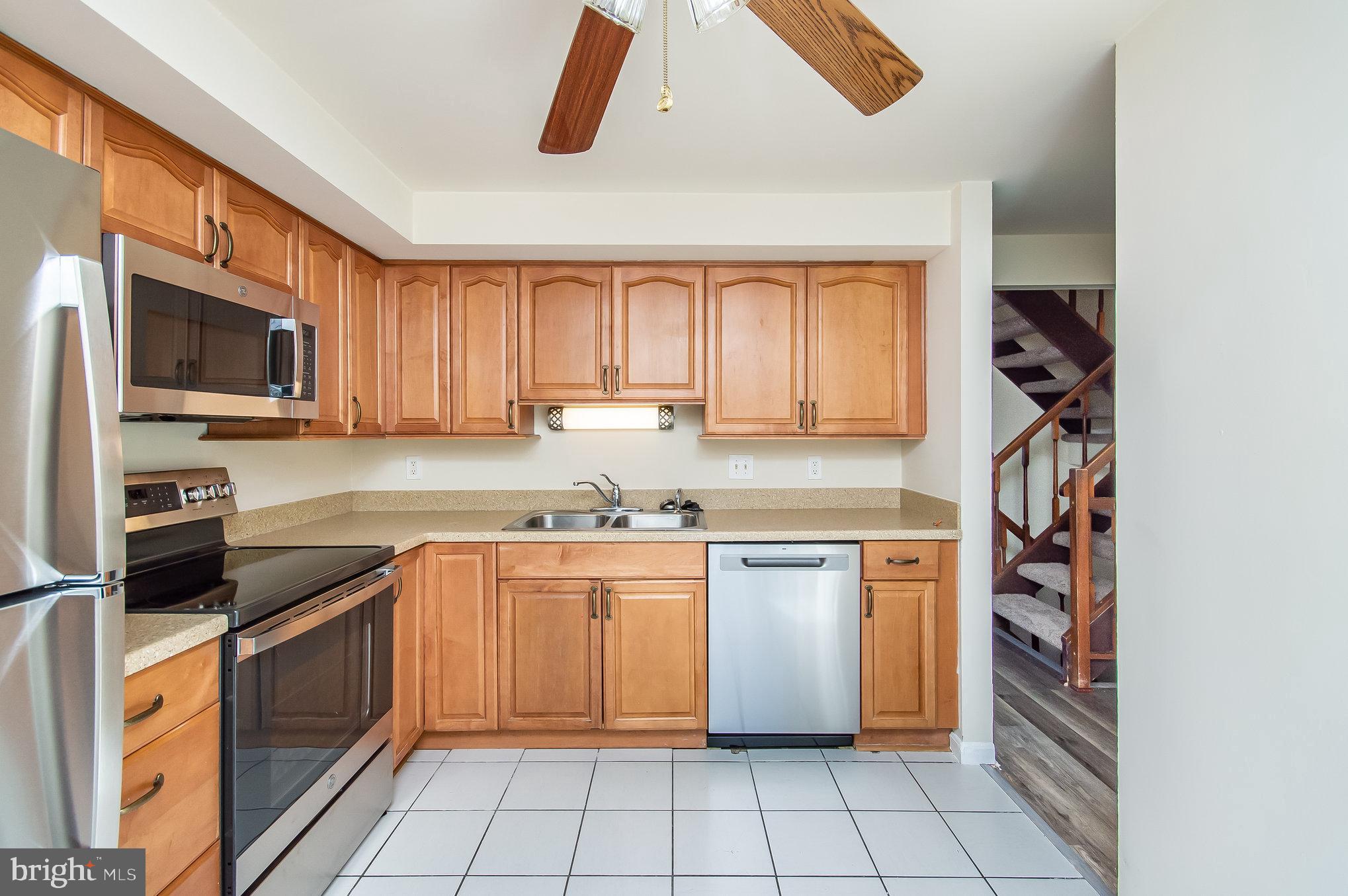 ROLLINGWOOD VILLAGE - Residential Lease