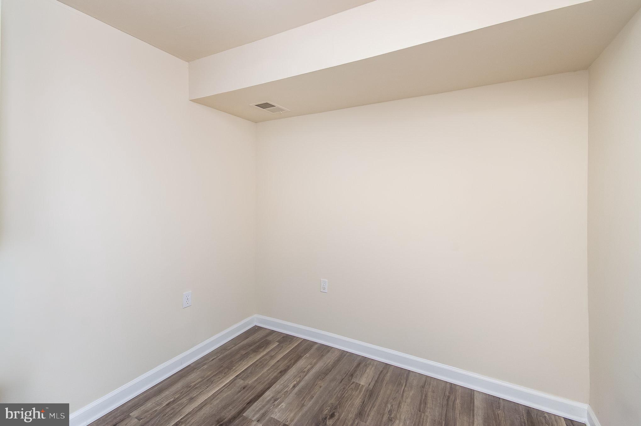 ROLLINGWOOD VILLAGE - Residential Lease