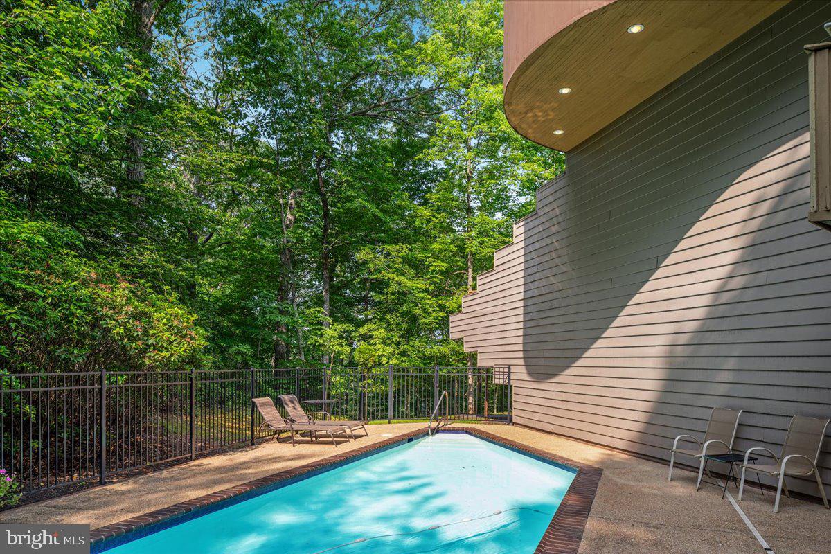 11656 SANDAL WOOD LANE