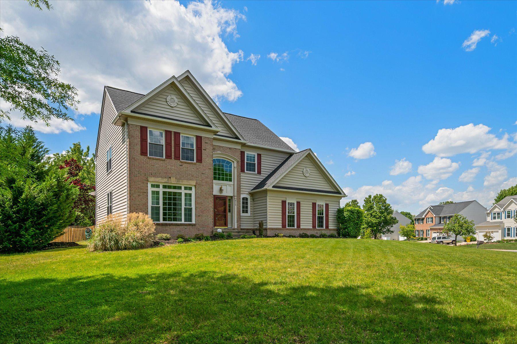 915 ECHO BAY COURT