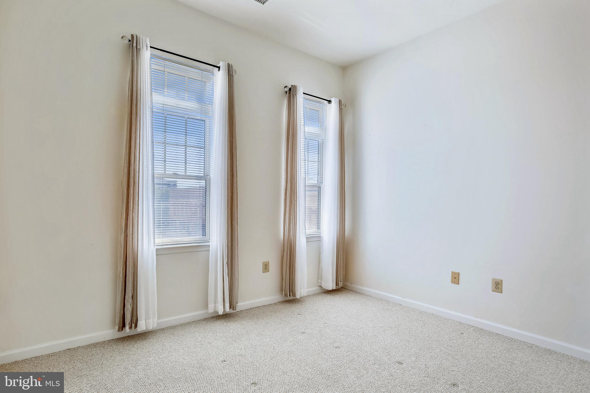 THE ROYALTON - Residential Lease