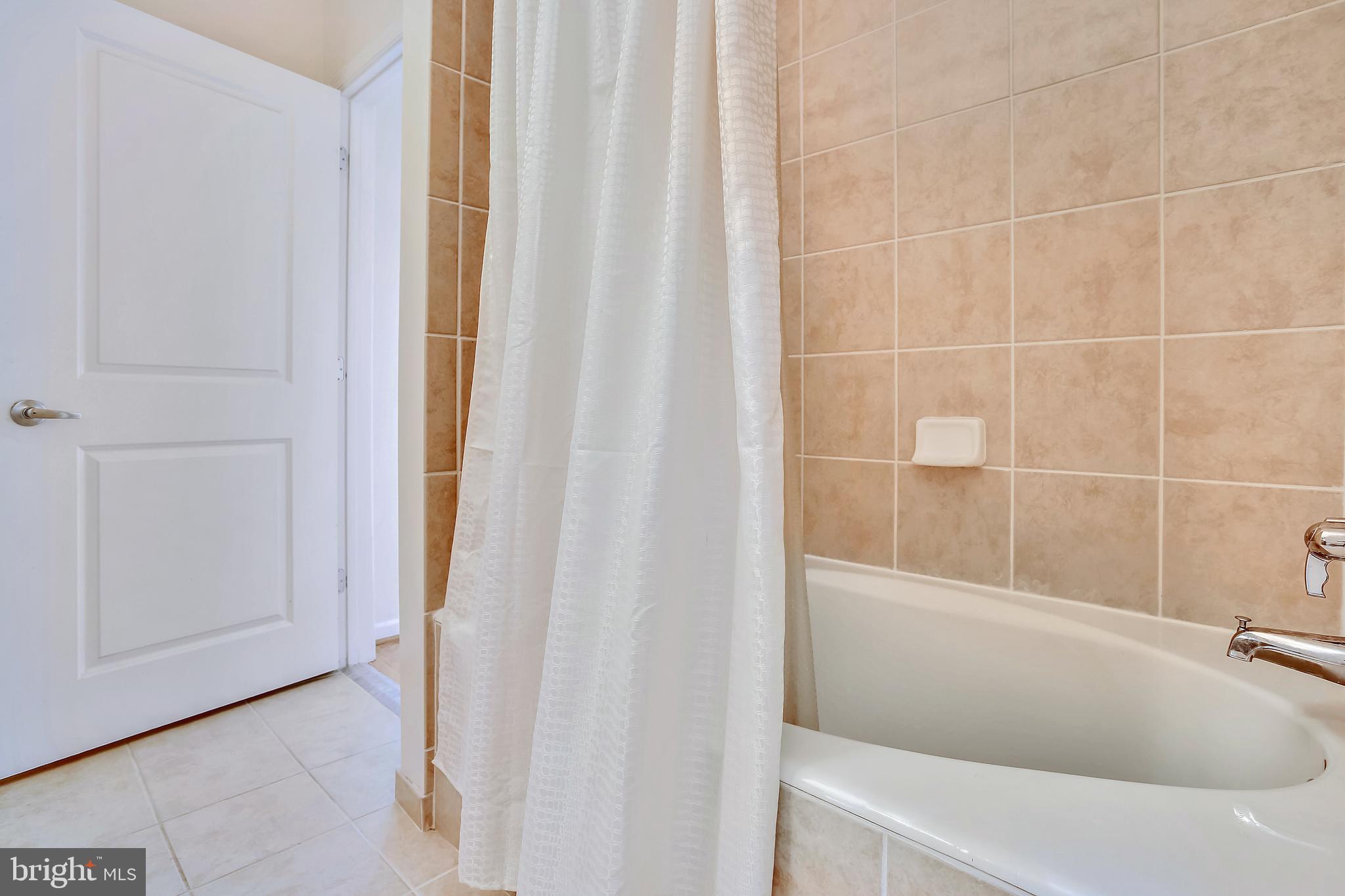 THE ROYALTON - Residential Lease