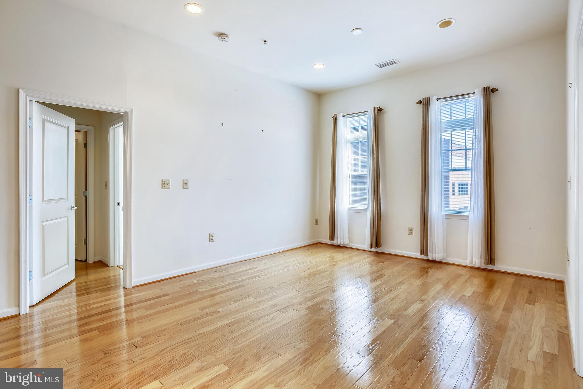 THE ROYALTON - Residential Lease